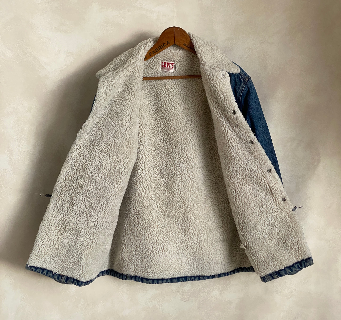 Size 46US/56EU. 4 pockets Vintage Levis fleece Jacket Made in USA.
