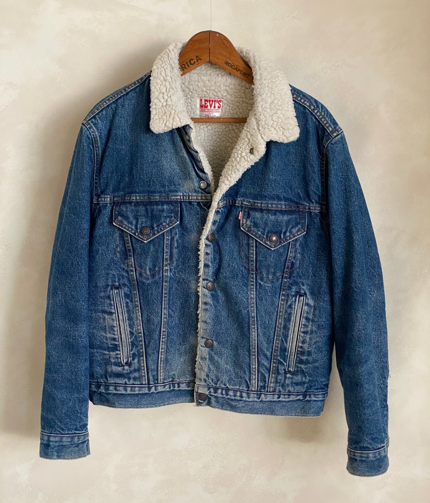Vintage LEVIS Faux Sherpa Fleece Jacket - Size 44 Reg USA | Authentic American Style