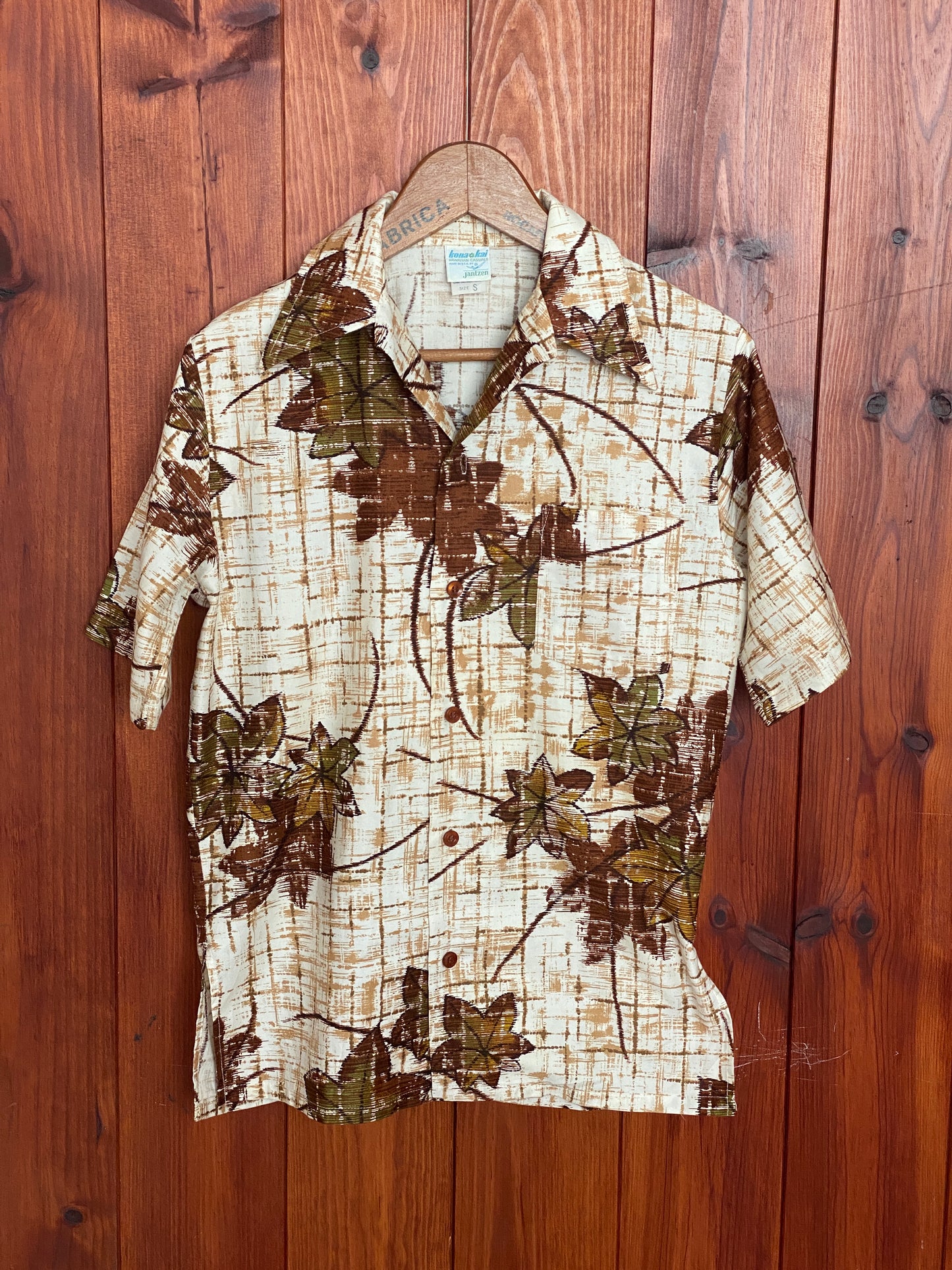 Size S. Vintage 60s Hawaiian cotton shirt made in USA by Jantsen