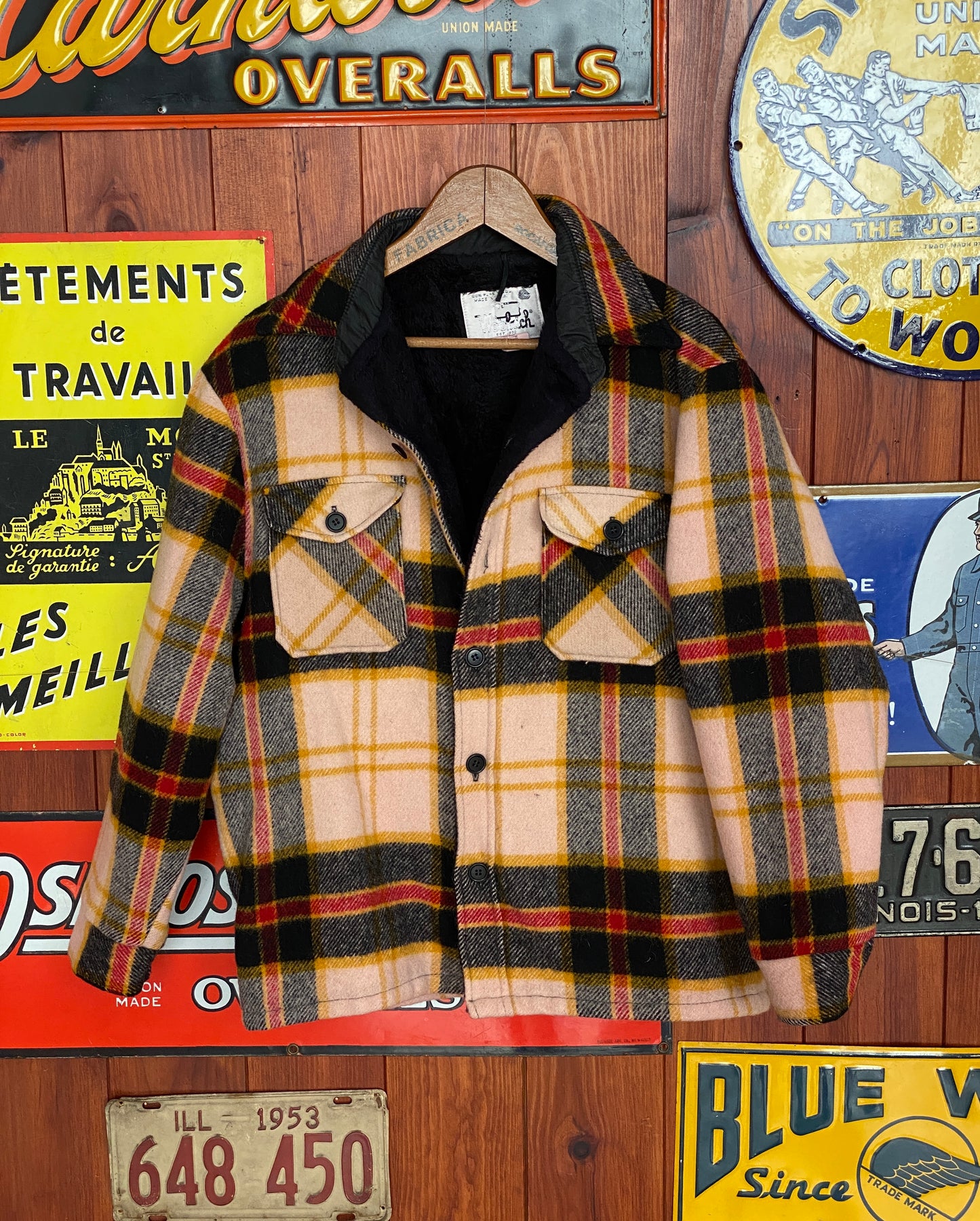 Size XL. Vintage 70s Woolrich plaid wool jacket