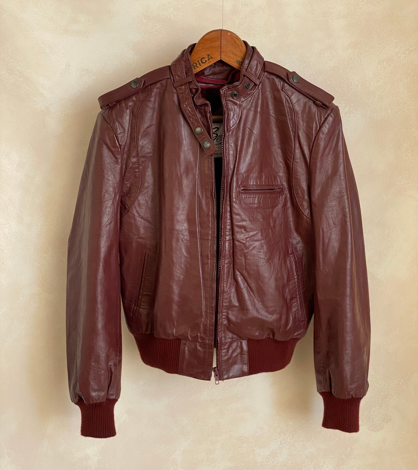 Size 12US Vintage 80s leather jacket removable lining