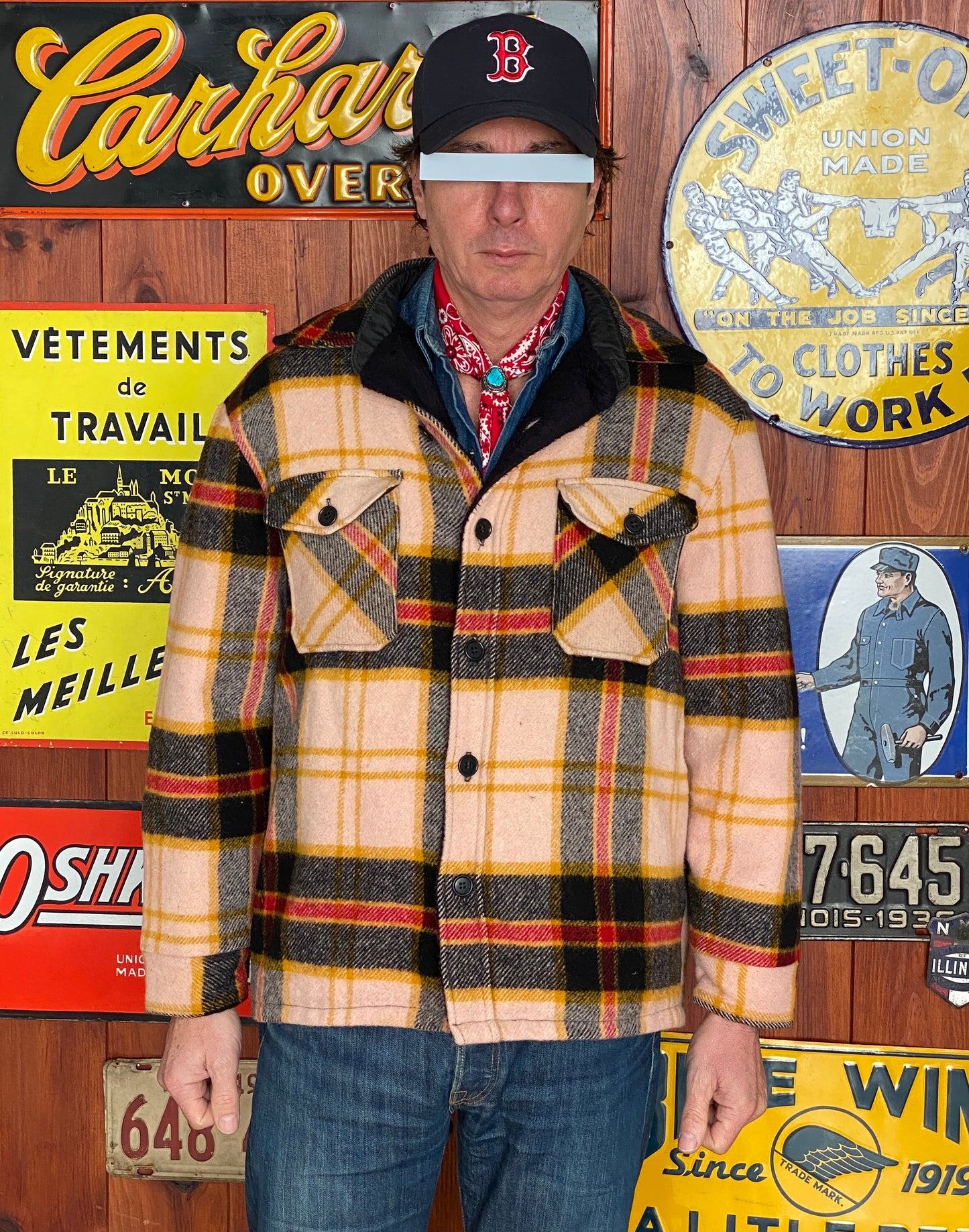 Size XL. Vintage 70s Woolrich plaid wool jacket
