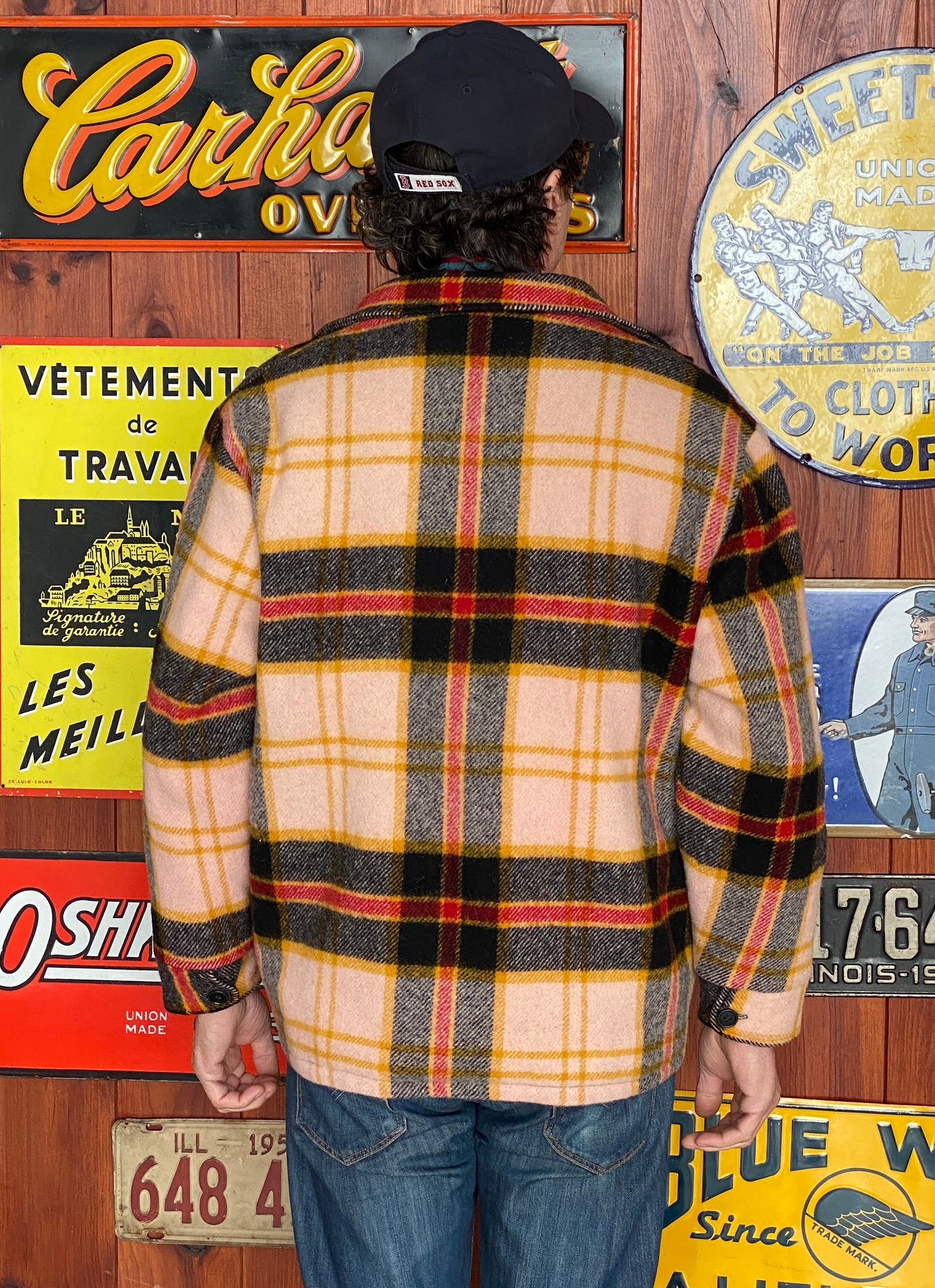 Size XL. Vintage 70s Woolrich plaid wool jacket