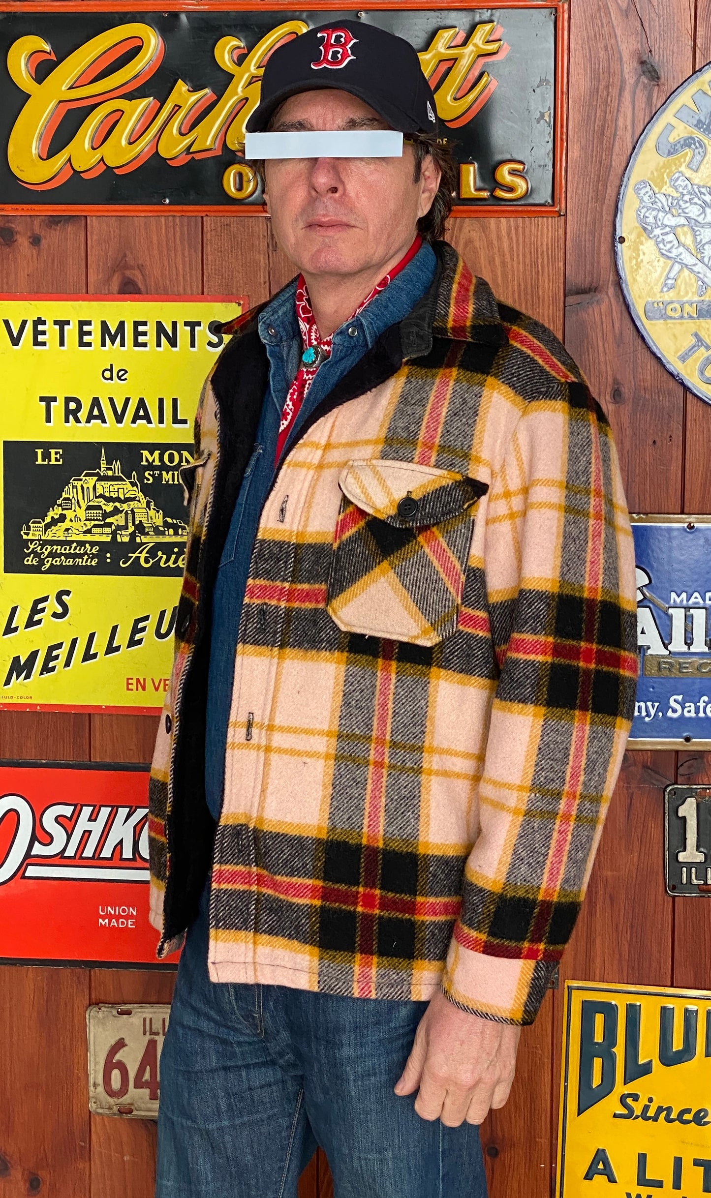 Size XL. Vintage 70s Woolrich plaid wool jacket