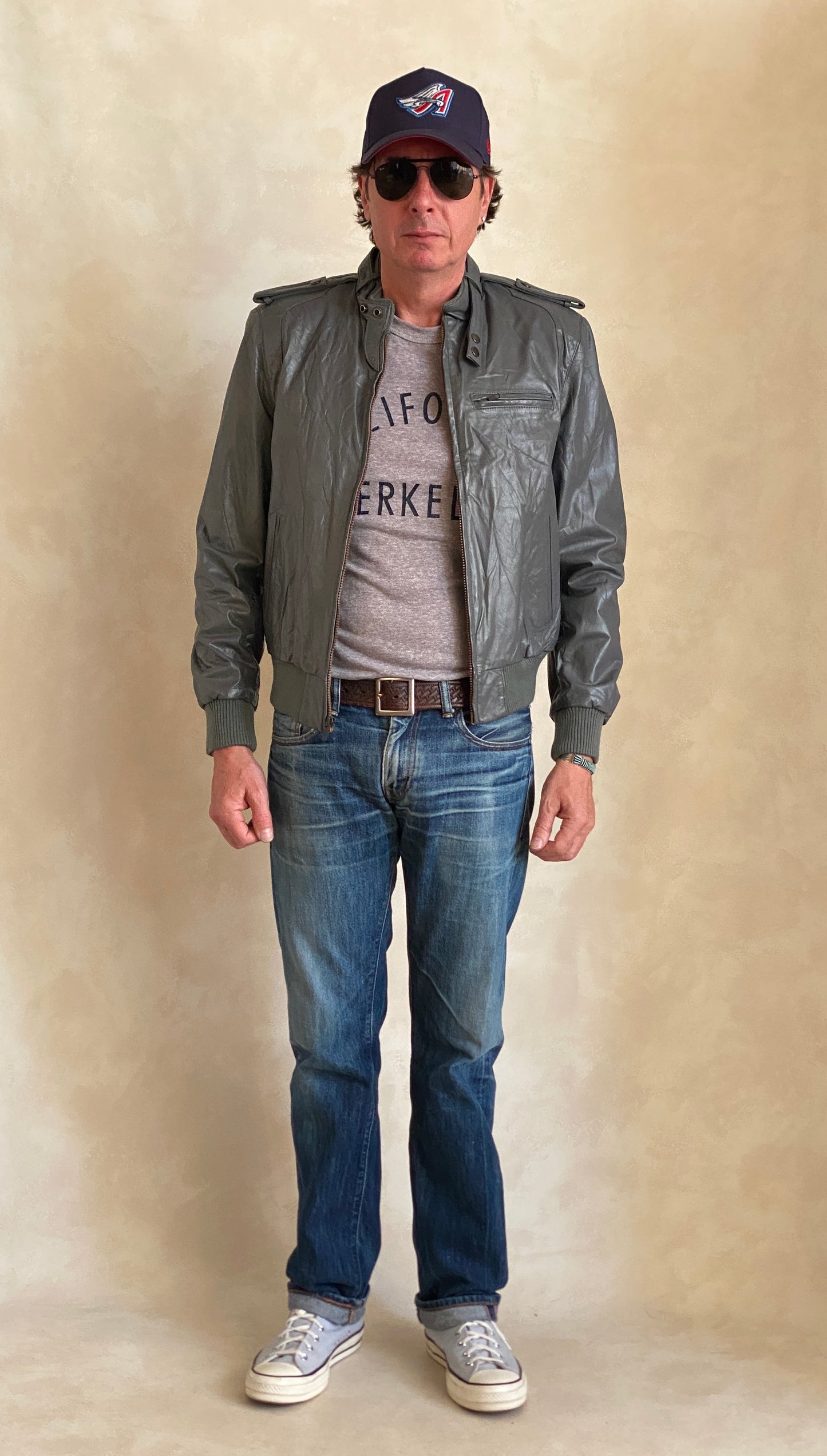 Size 38 US (48 EU) Vintage 80s leather jacket with removable lining