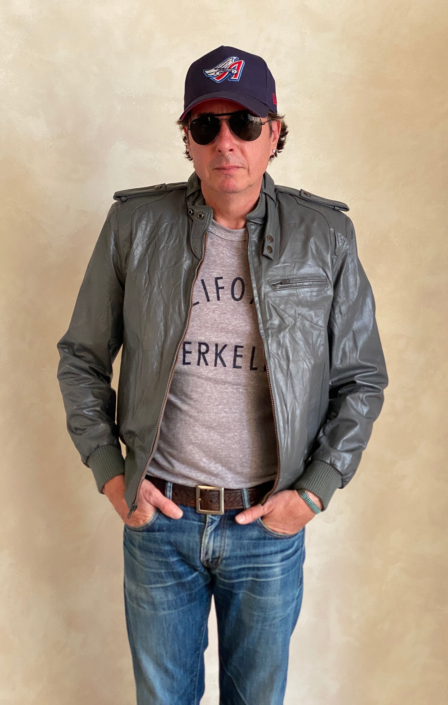 Size 38 US (48 EU) Vintage 80s leather jacket with removable lining