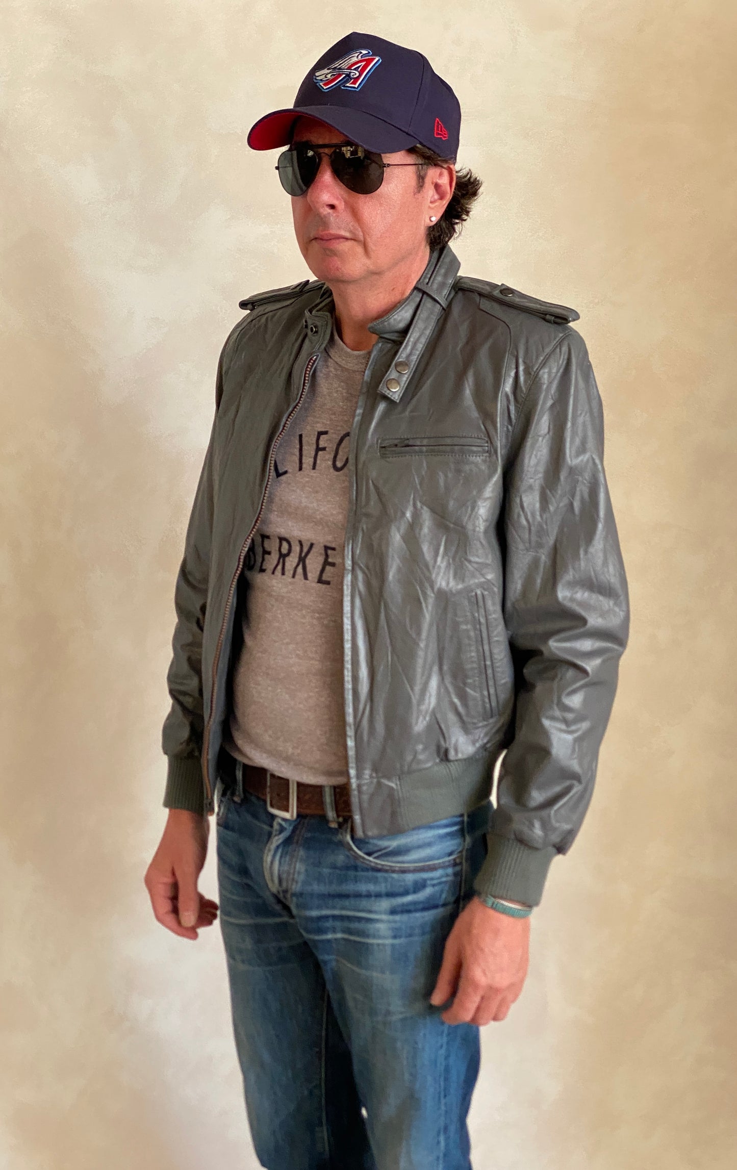Size 38 US (48 EU) Vintage 80s leather jacket with removable lining