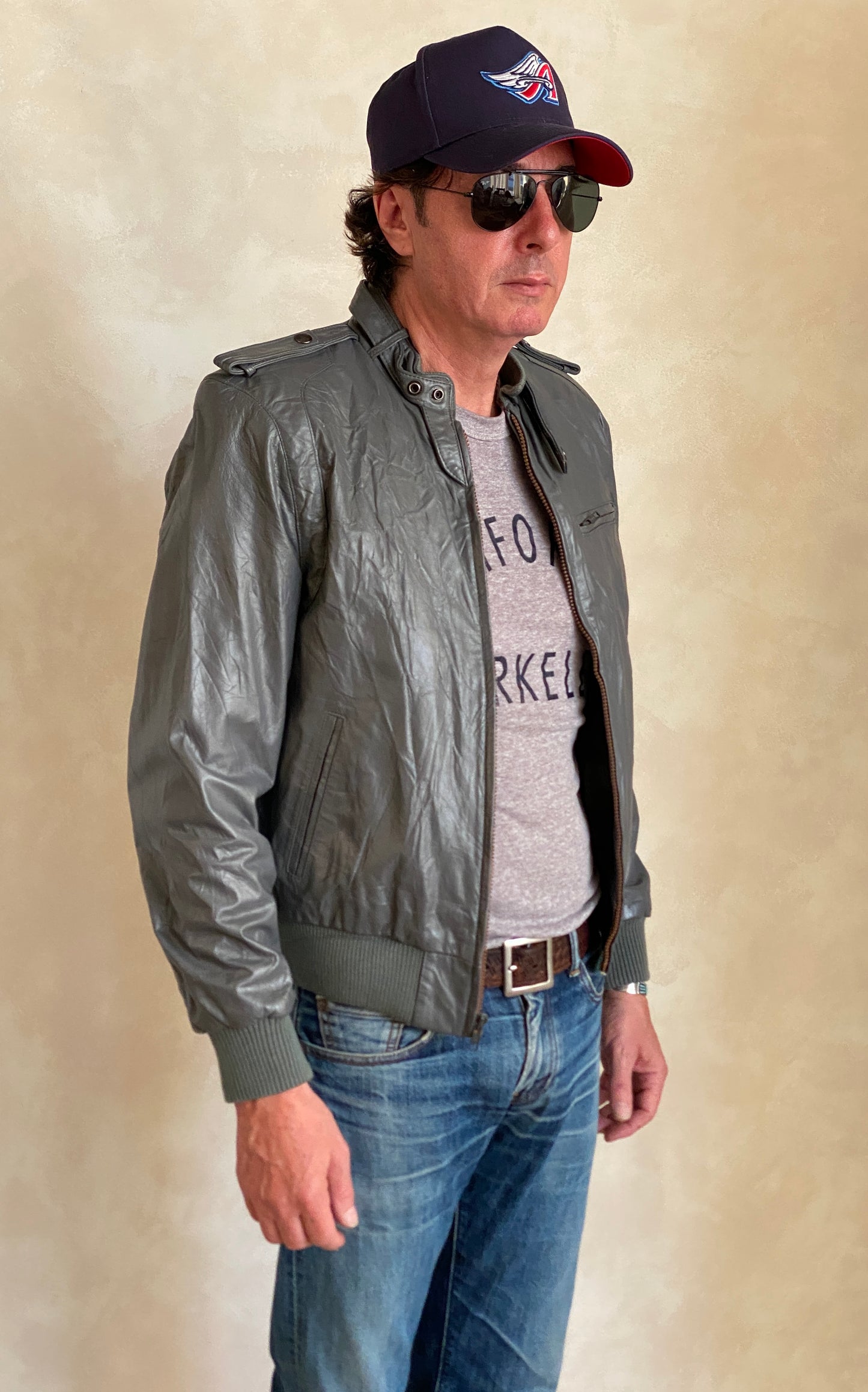 Size 38 US (48 EU) Vintage 80s leather jacket with removable lining