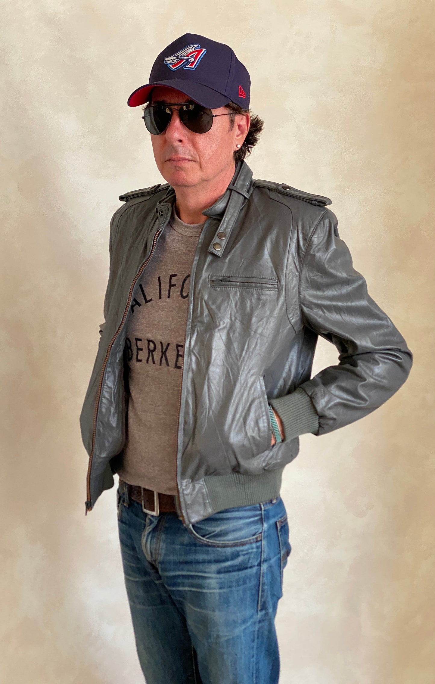 Size 38 US (48 EU) Vintage 80s leather jacket with removable lining