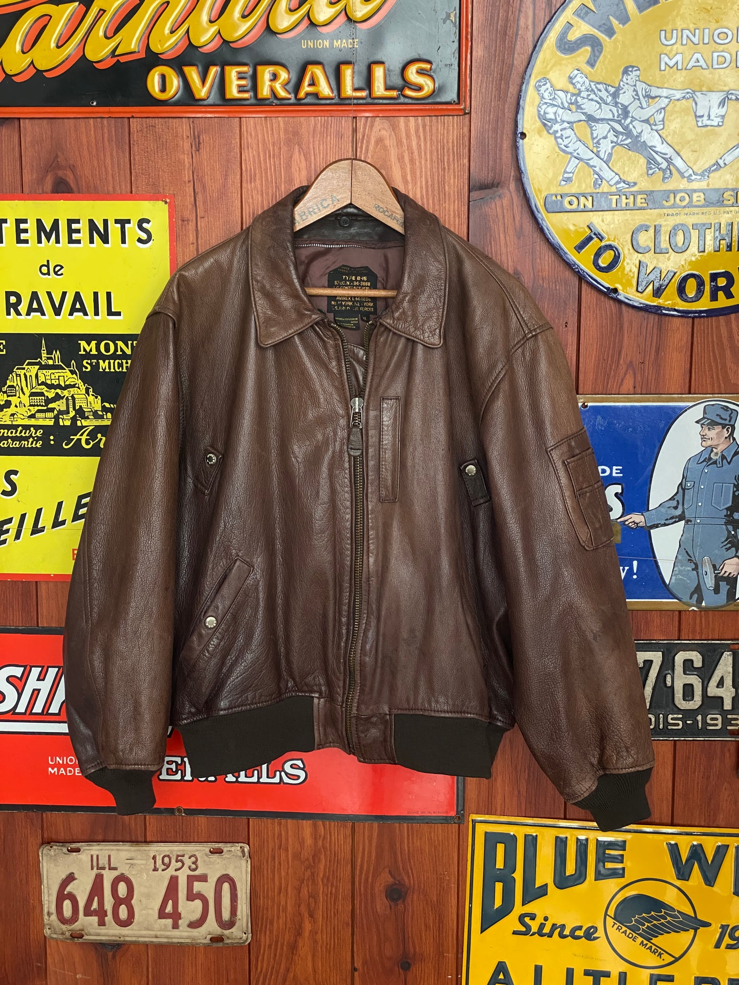 Size XL. Vintage Avirex leather jacket