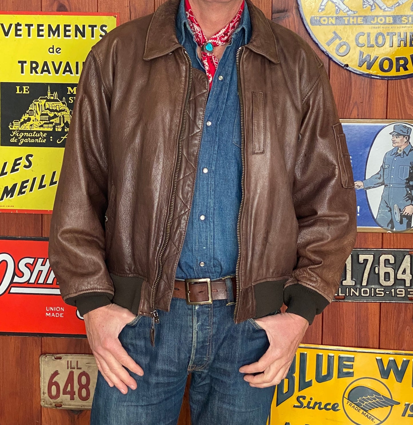 Size XL. Vintage Avirex leather jacket