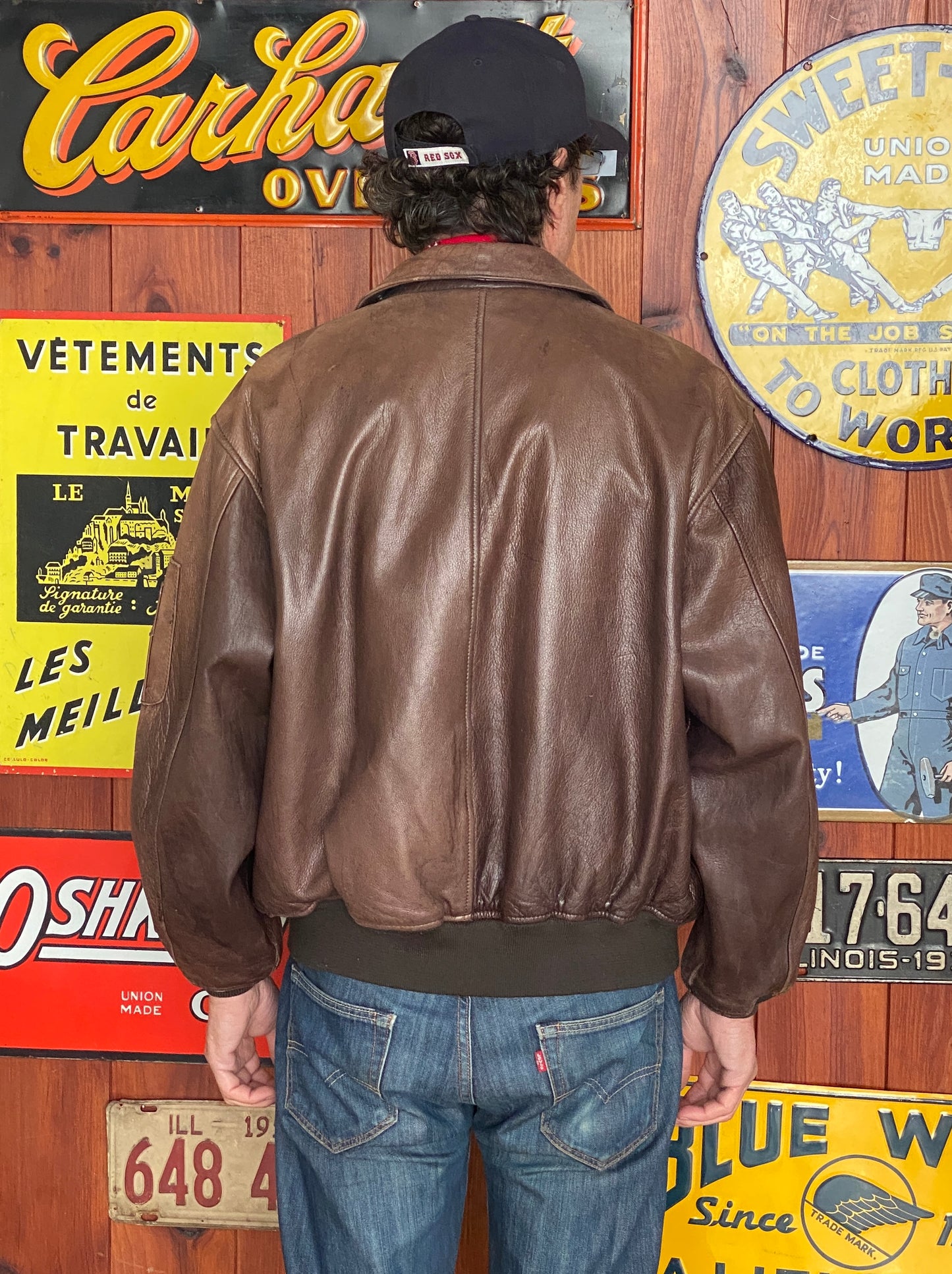 Size XL. Vintage Avirex leather jacket
