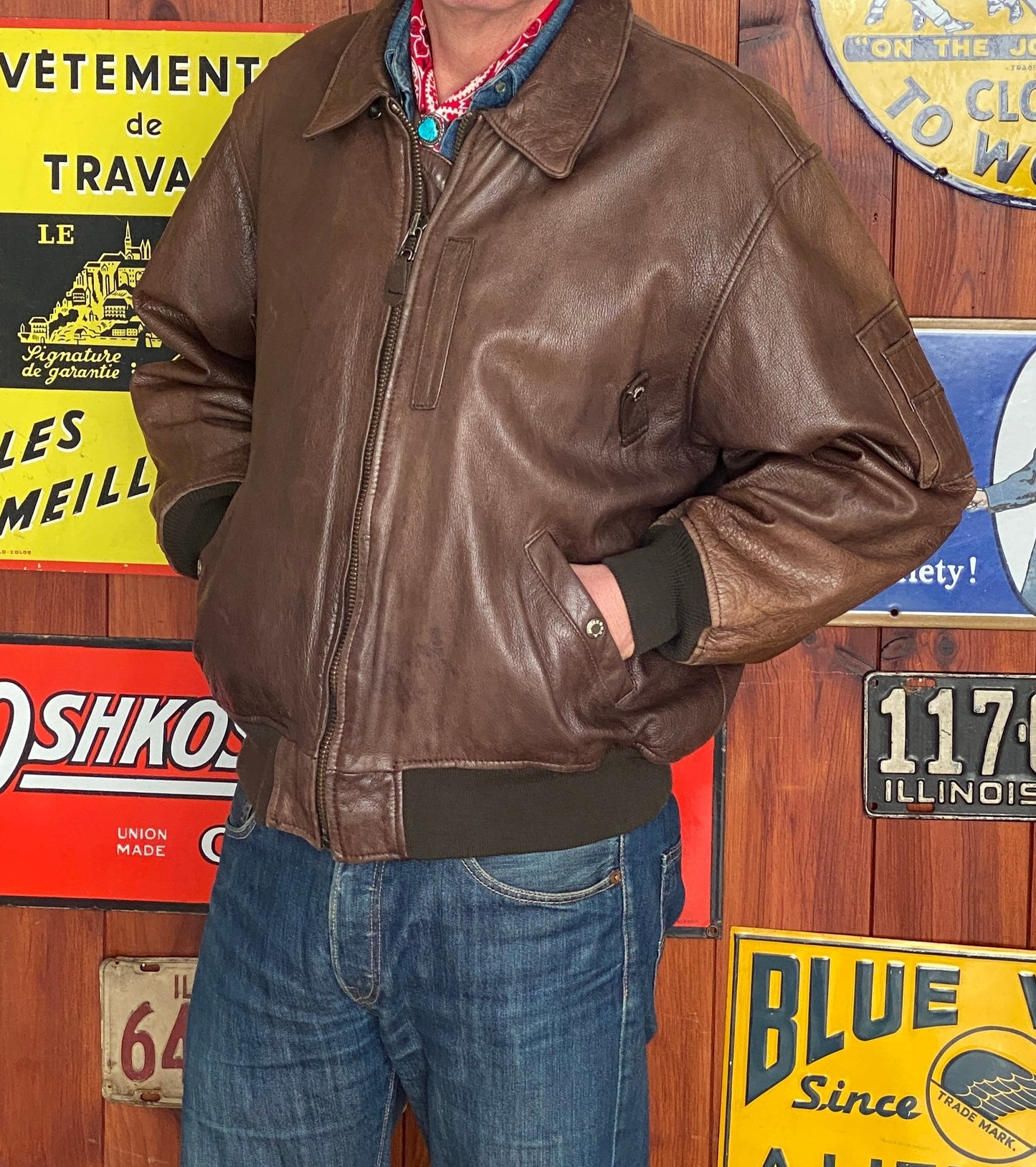 Size XL. Vintage Avirex leather jacket