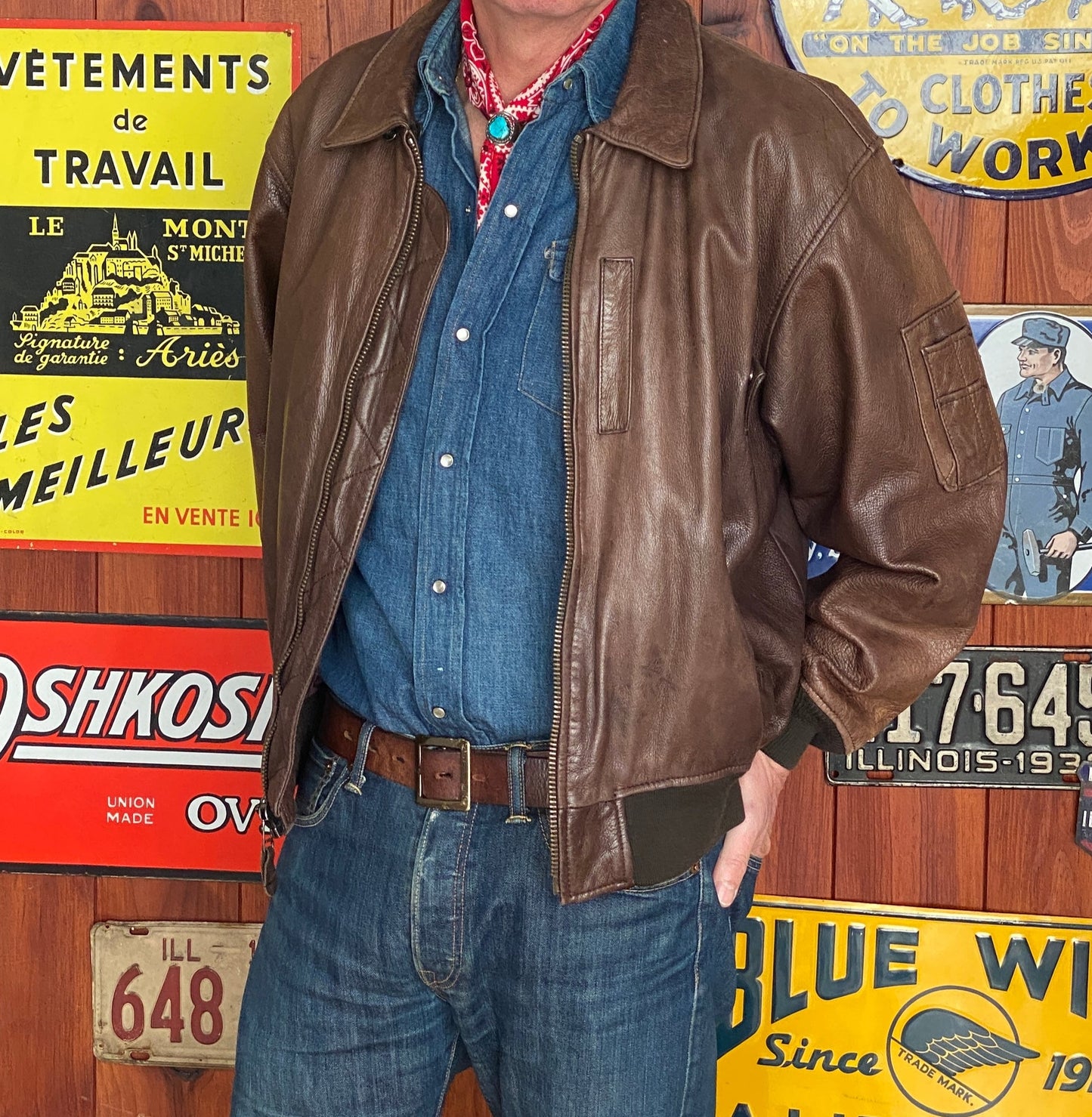 Size XL. Vintage Avirex leather jacket