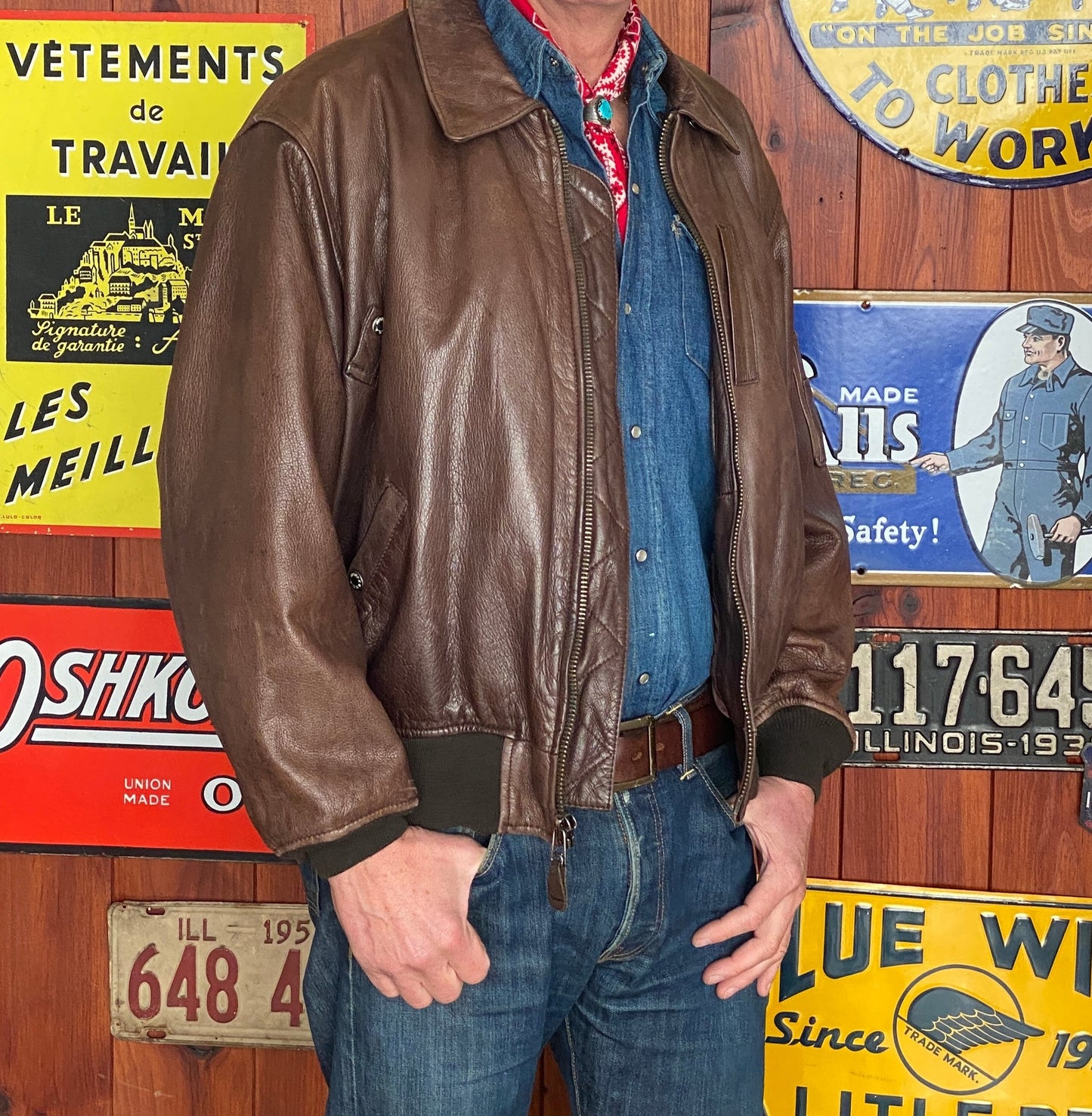Size XL. Vintage Avirex leather jacket
