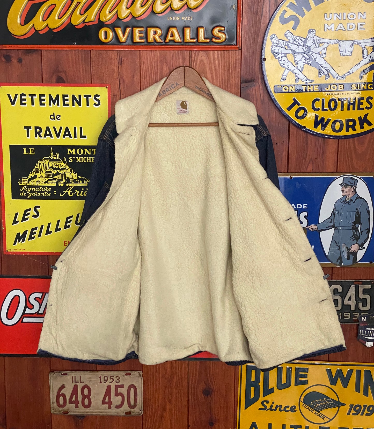 Size 46U / 56EU 70s Vintage Carhartt faux sherpa lined jacket