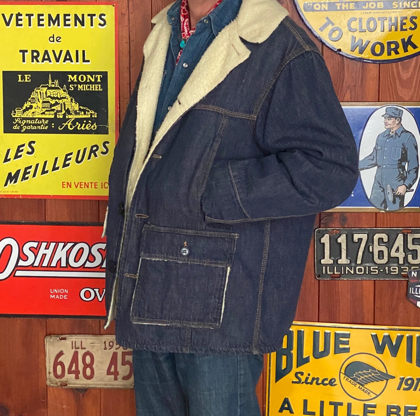 Size 46U / 56EU 70s Vintage Carhartt faux sherpa lined jacket