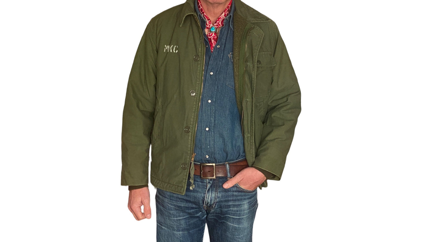 Med. Authentic 1981 Vintage USN deck jacket US navy