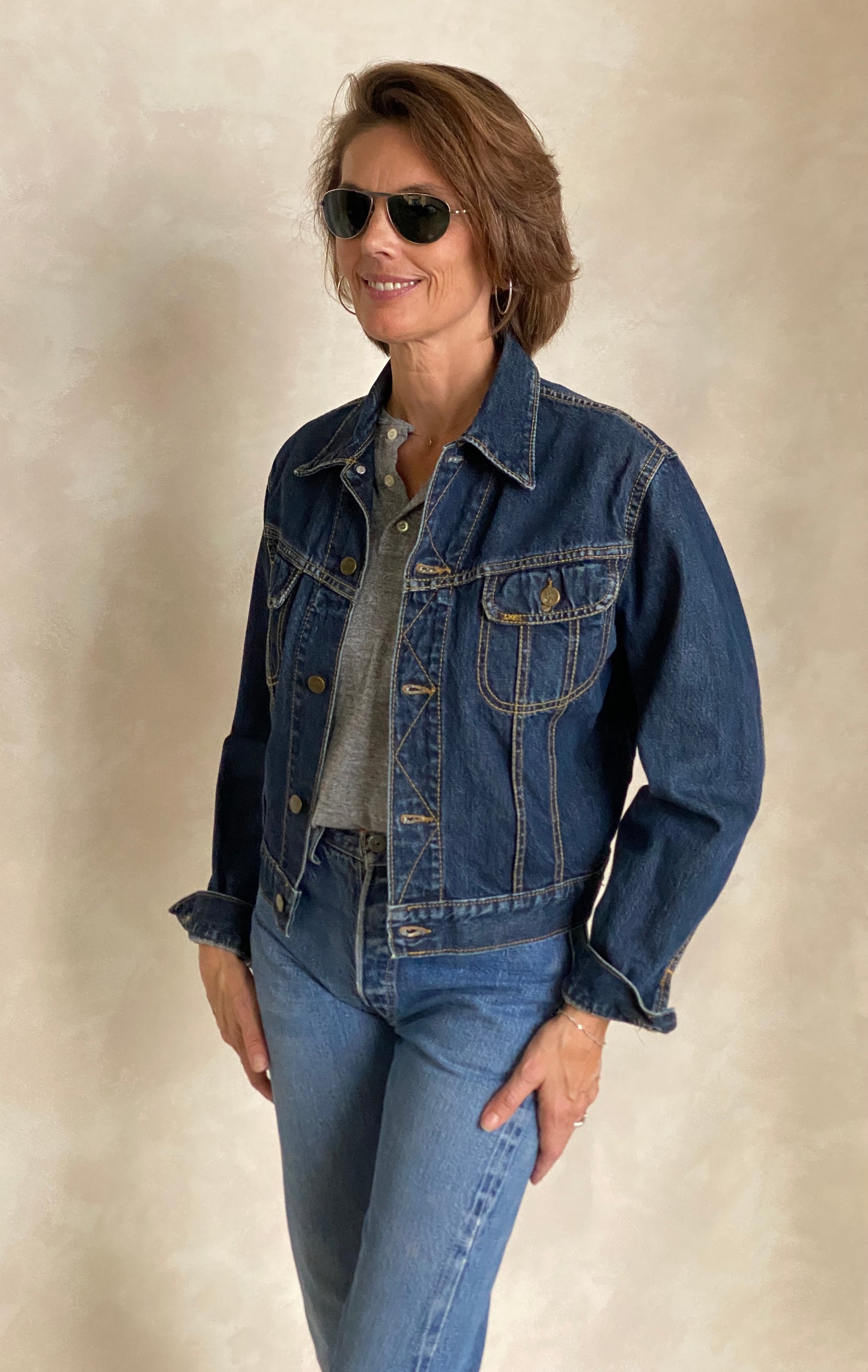 Women size Large. Lee 2 pockets jacket ( newer model )