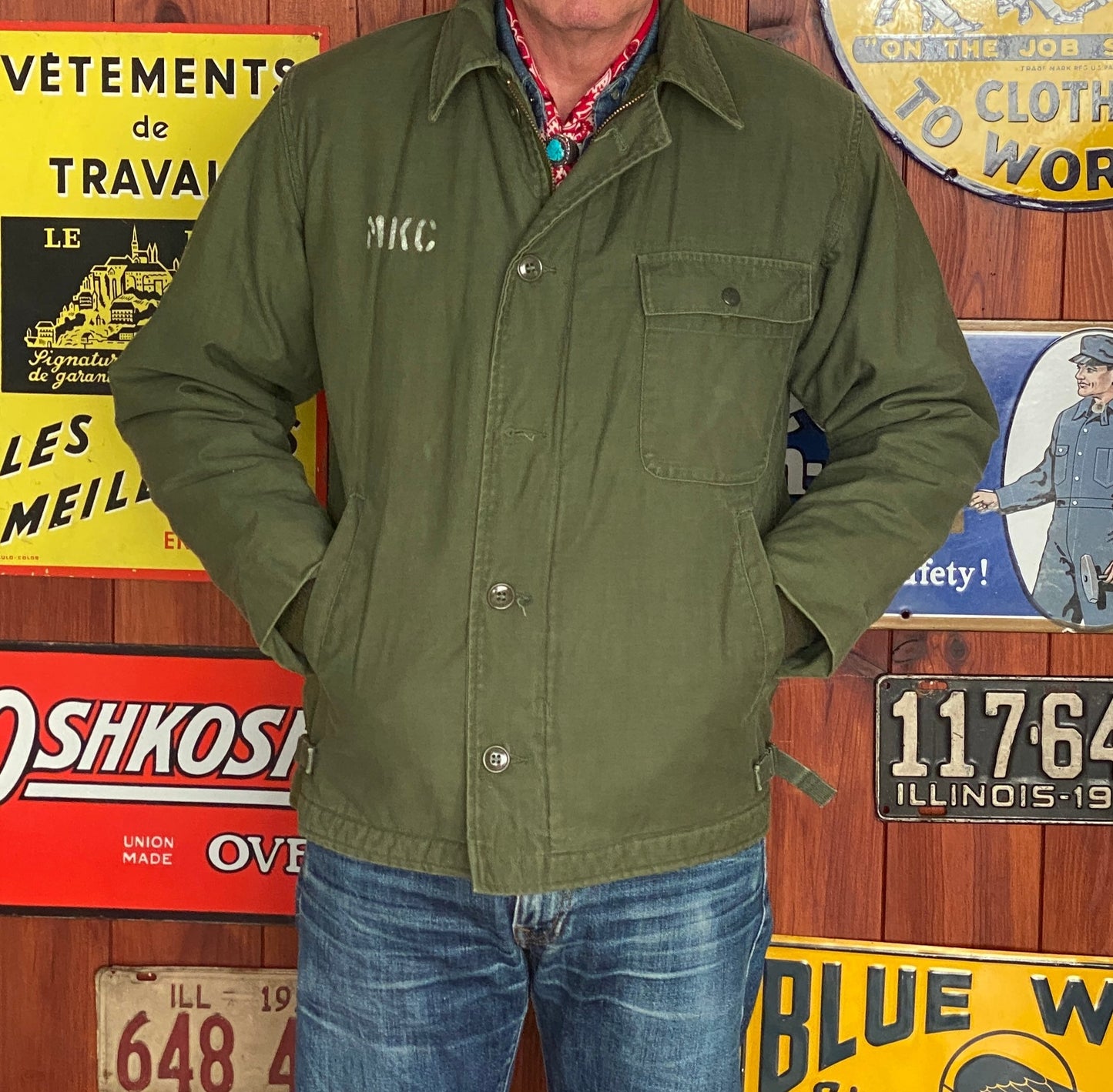 Med. Authentic 1981 Vintage USN deck jacket US navy