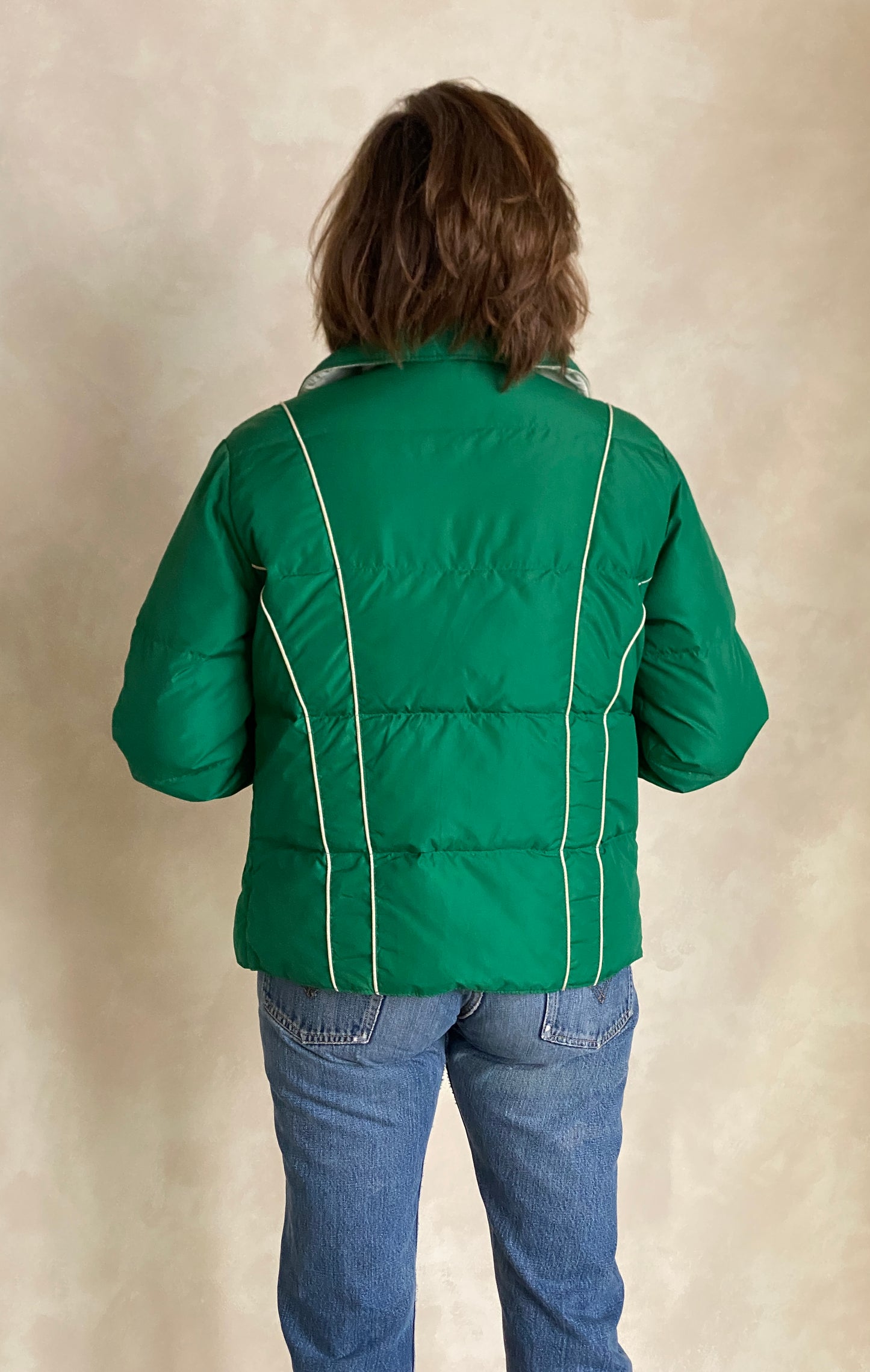 Women size Med. Vintage Down filled ski jacket