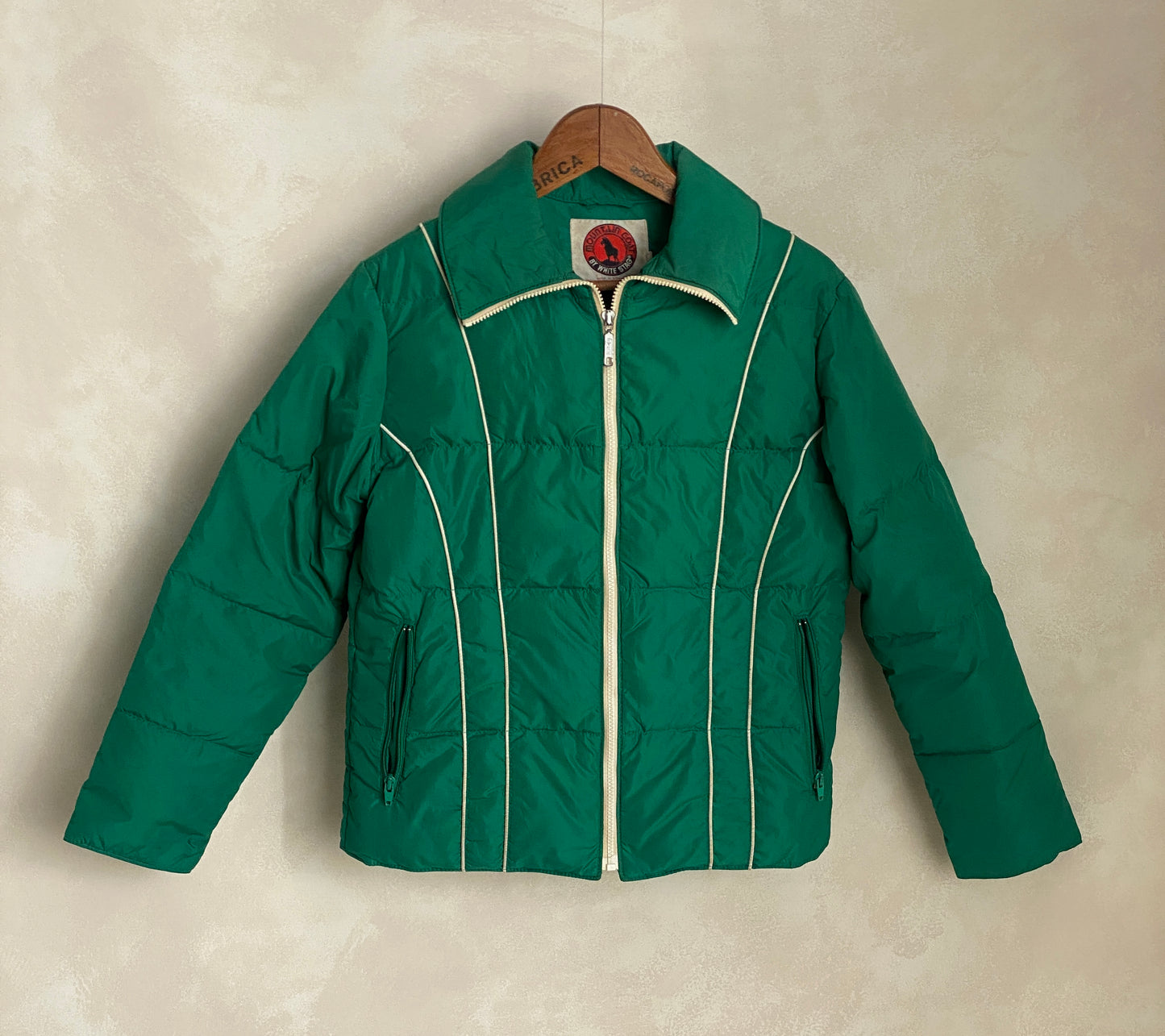 Women size Med. Vintage Down filled ski jacket