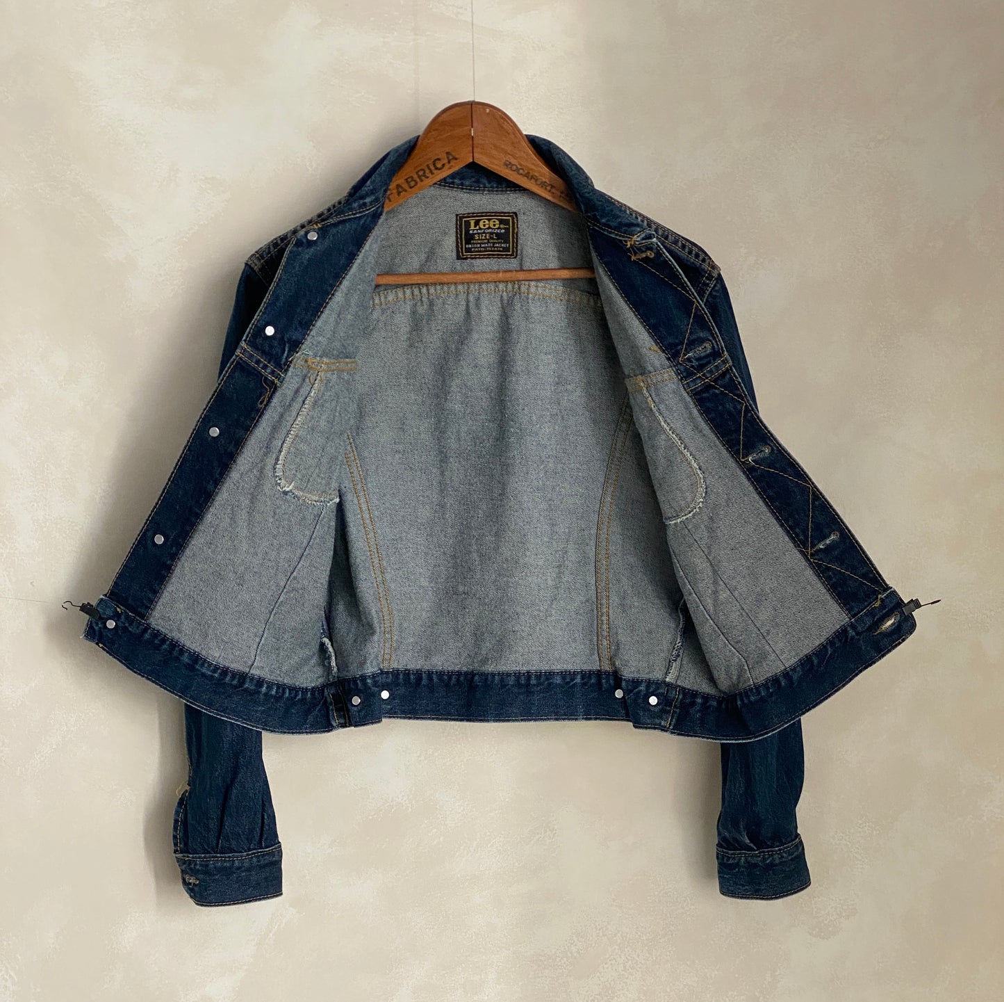 Women size Large. Lee 2 pockets jacket ( newer model )