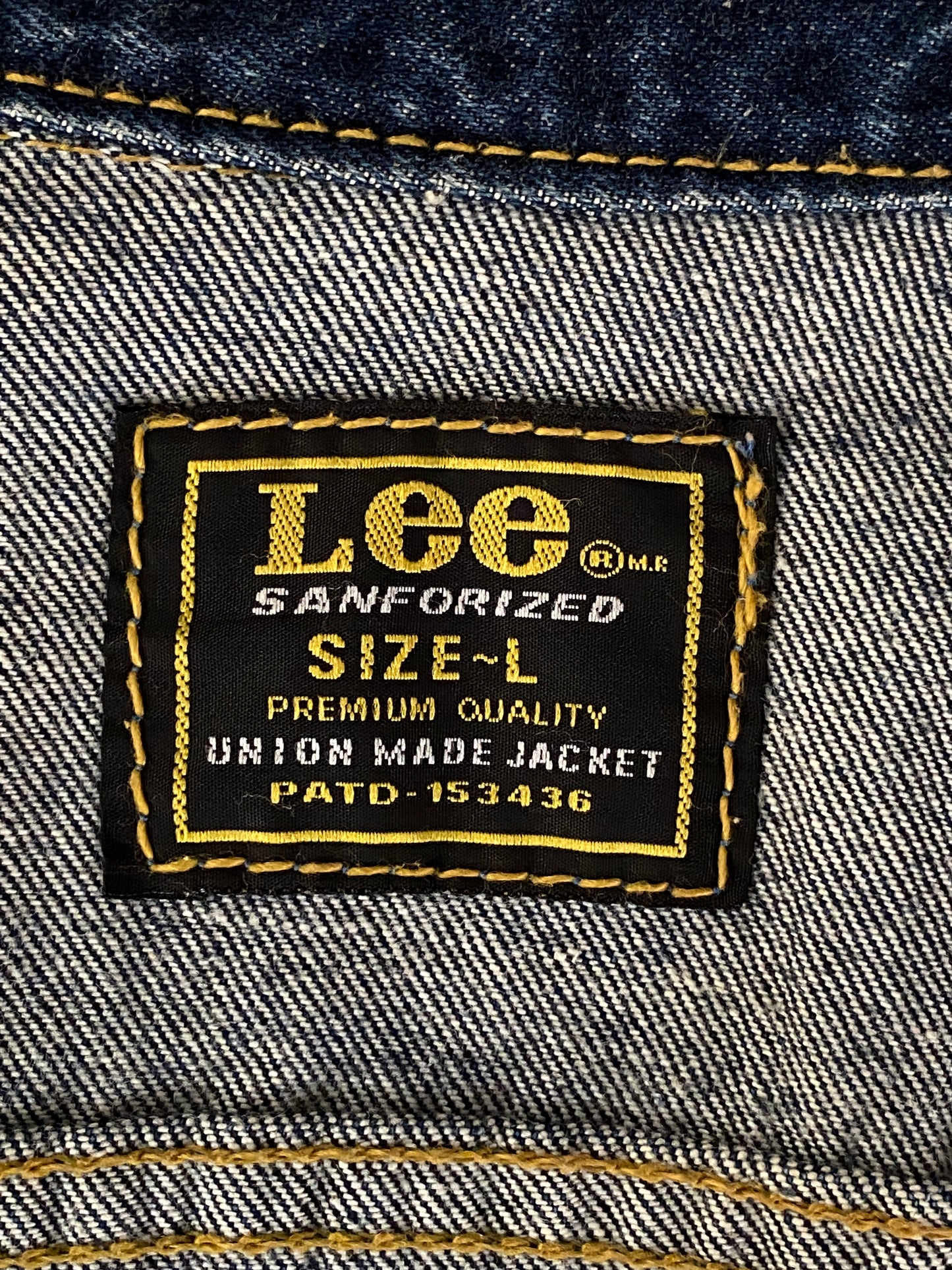 Women size Large. Lee 2 pockets jacket ( newer model )