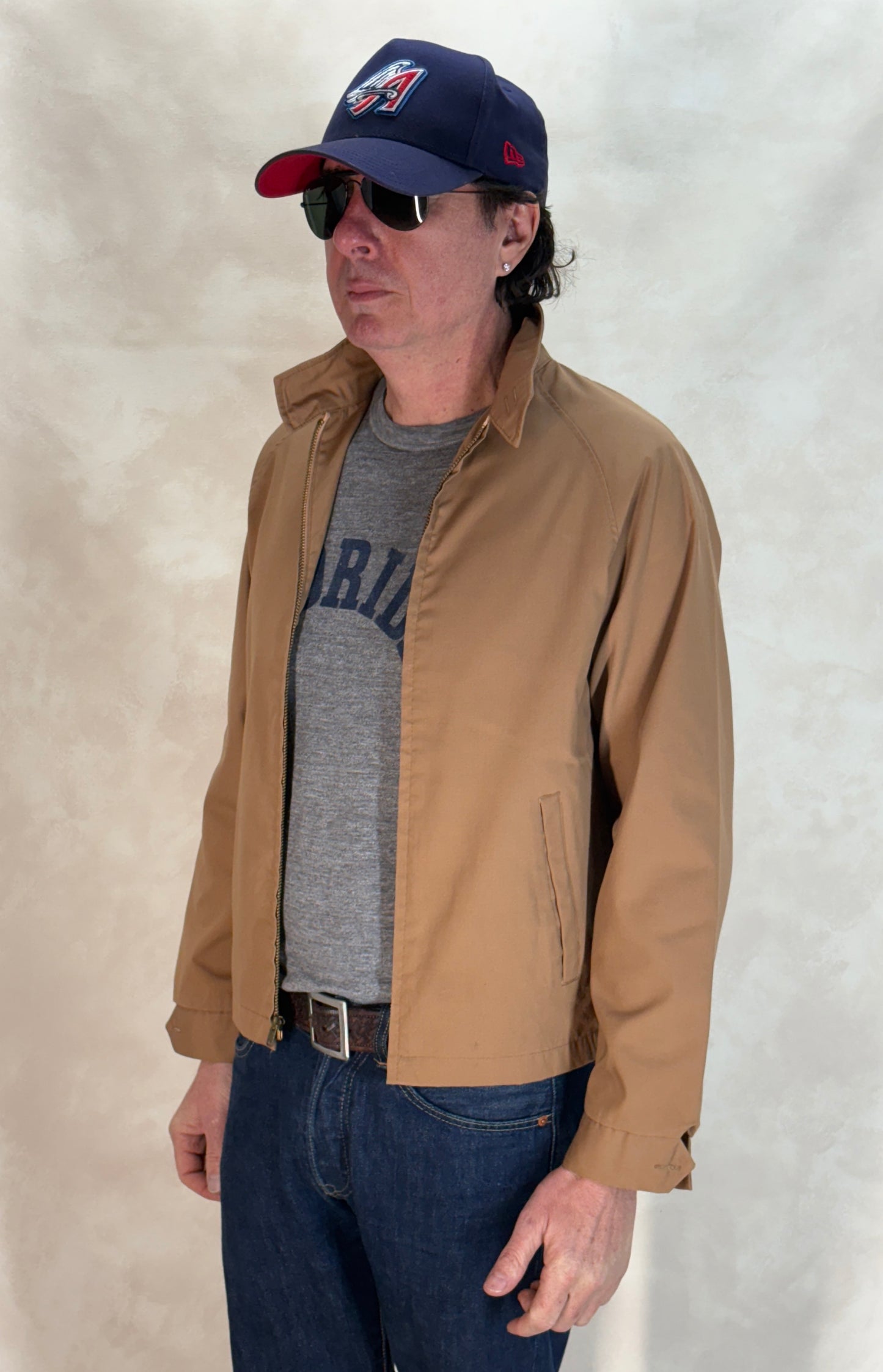 Size Med , 70s Light jacket . Talon zipper