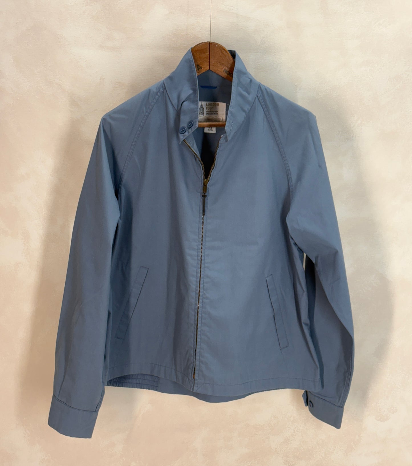 Size 44US / 54EU. 70s London Fog light jacket. Talon zipper
