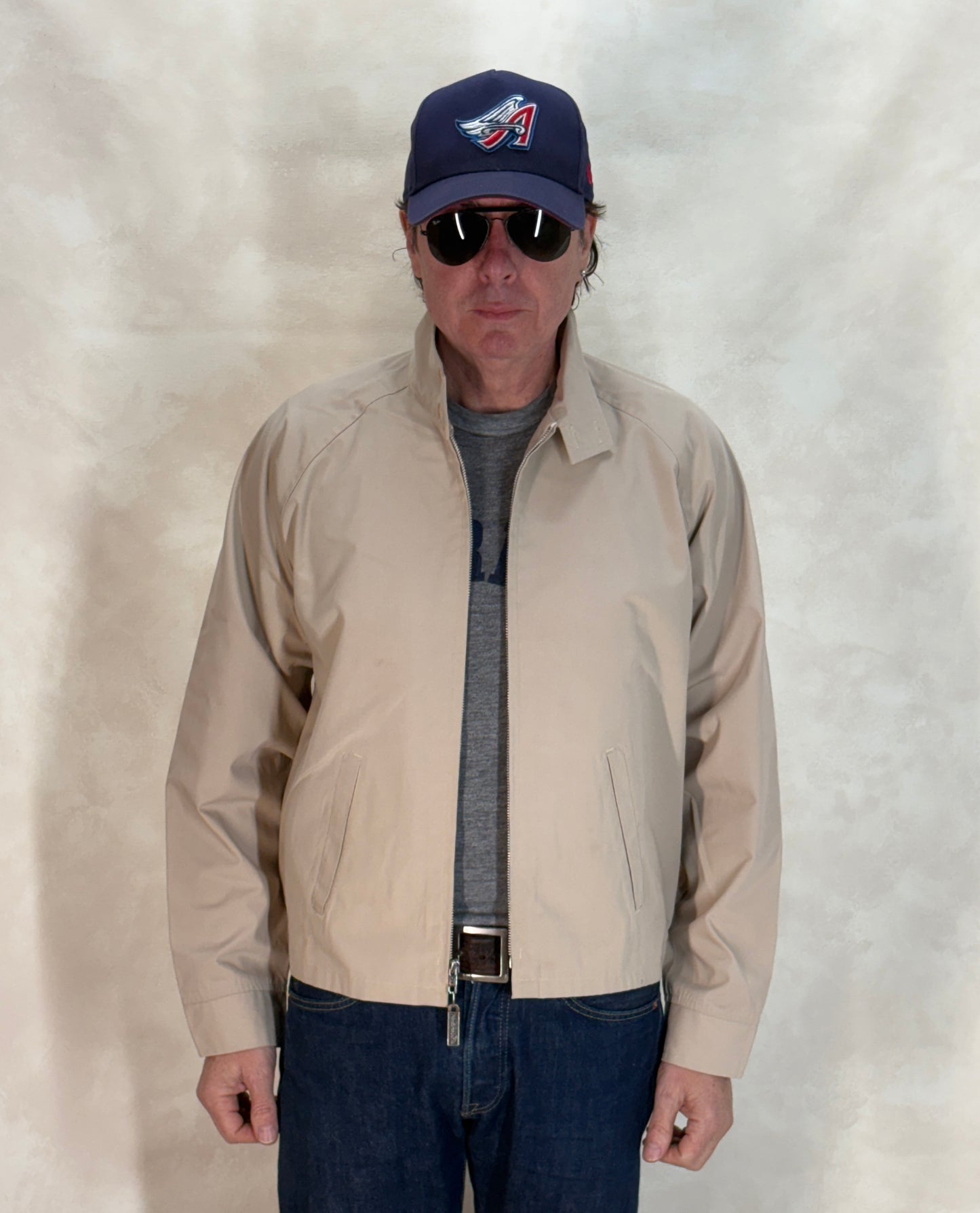 Size Large , 90s Light jacket made by Windbreaker