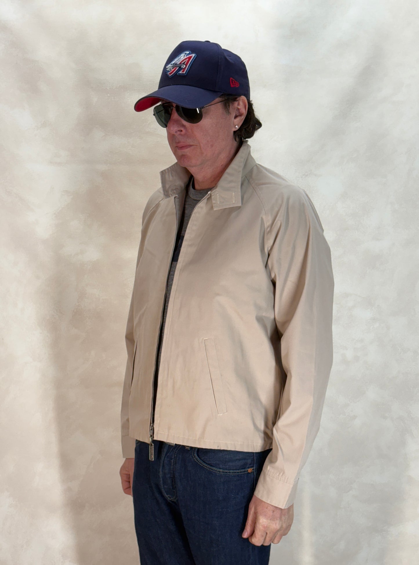 Size Large , 90s Light jacket made by Windbreaker