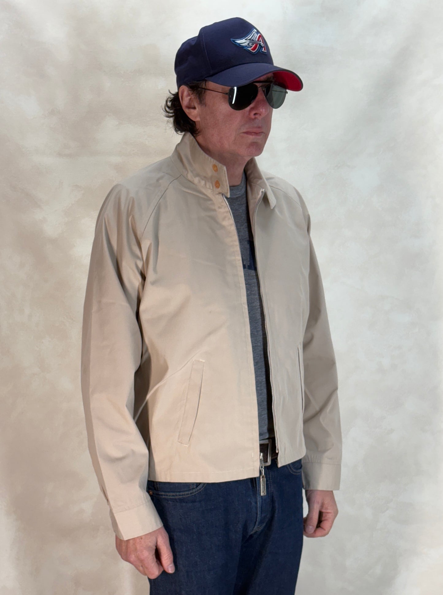 Size Large , 90s Light jacket made by Windbreaker