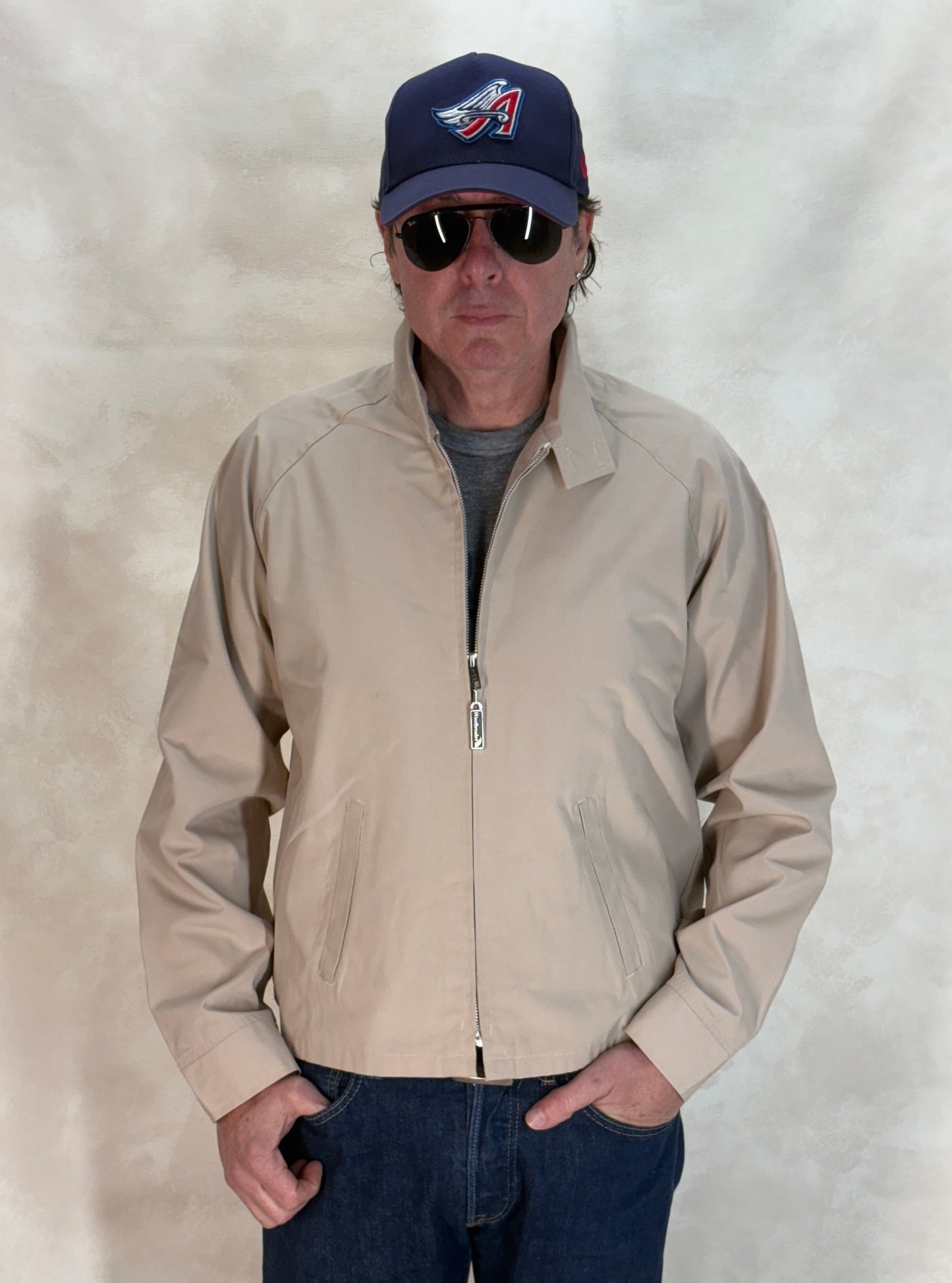 Size Large , 90s Light jacket made by Windbreaker