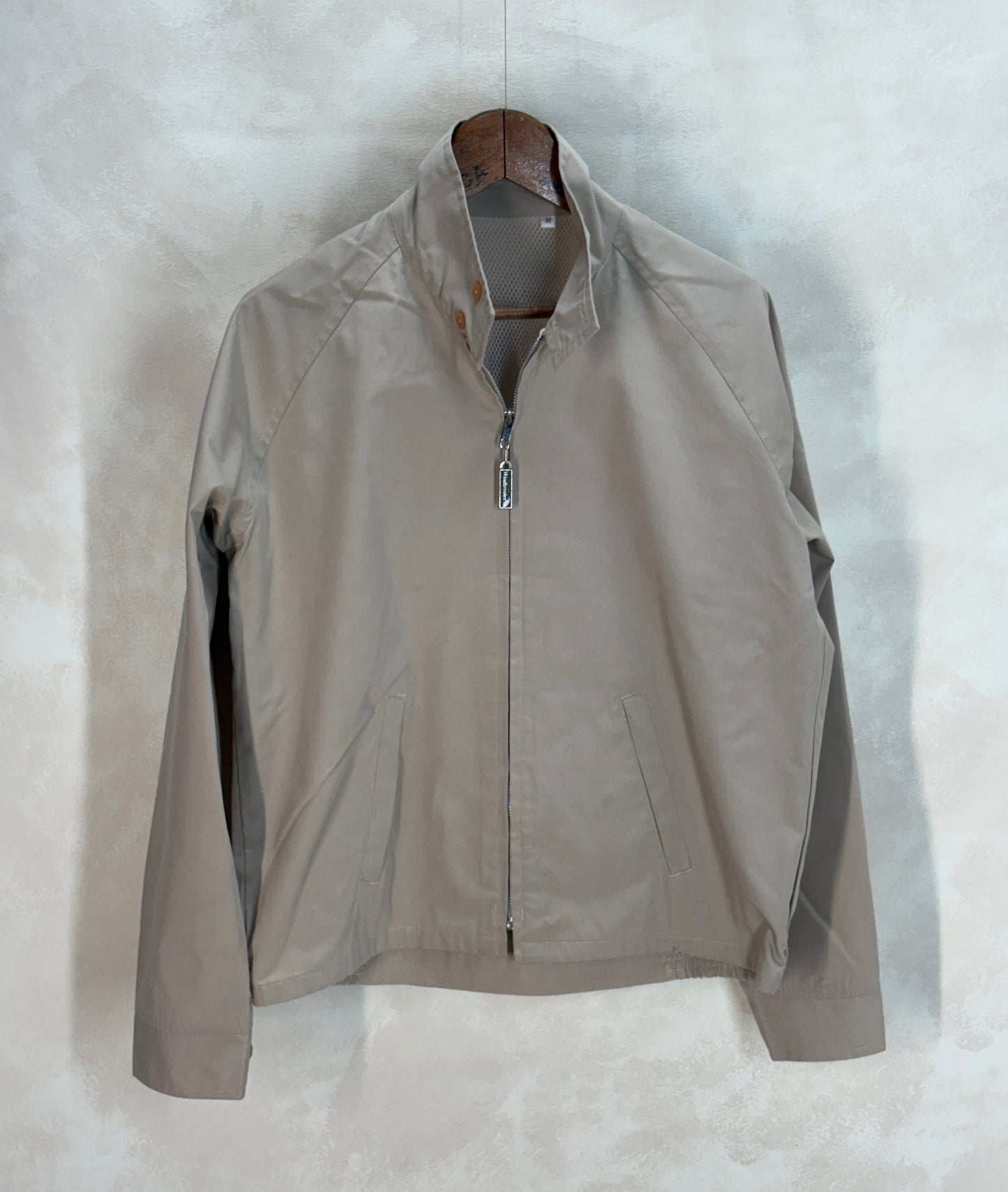 Size Large , 90s Light jacket made by Windbreaker