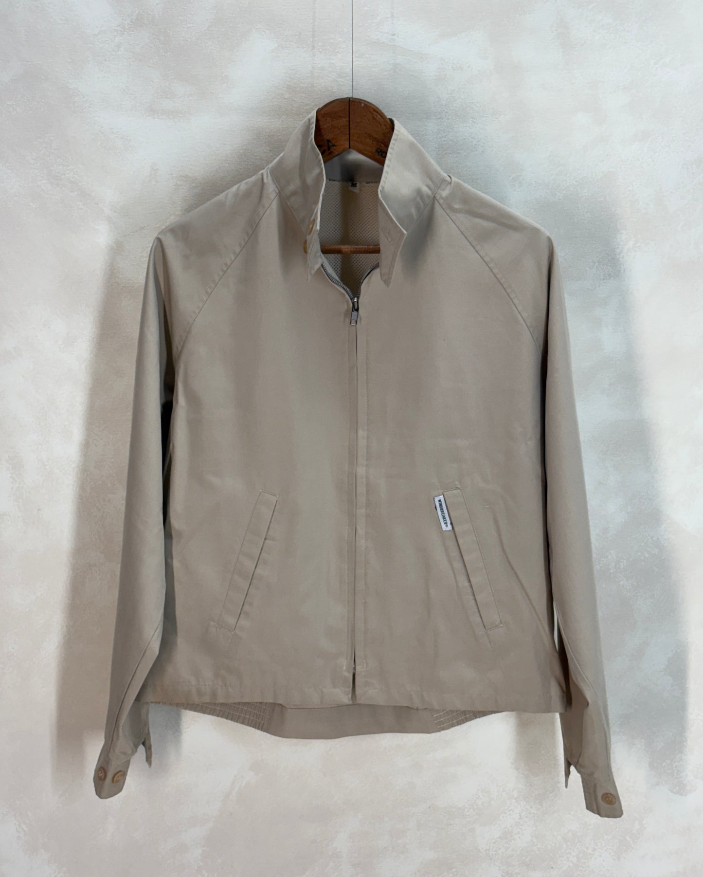 Size Med , 90s light jacket made by Windbreaker