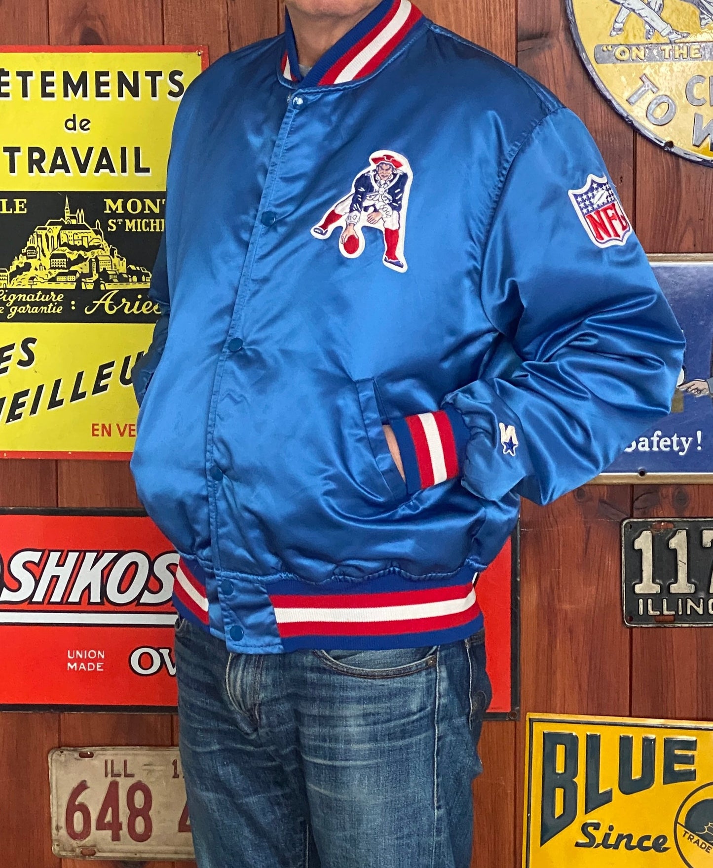 Size Large . Starter Vintage 80’s Patriots  jacket Made In USA