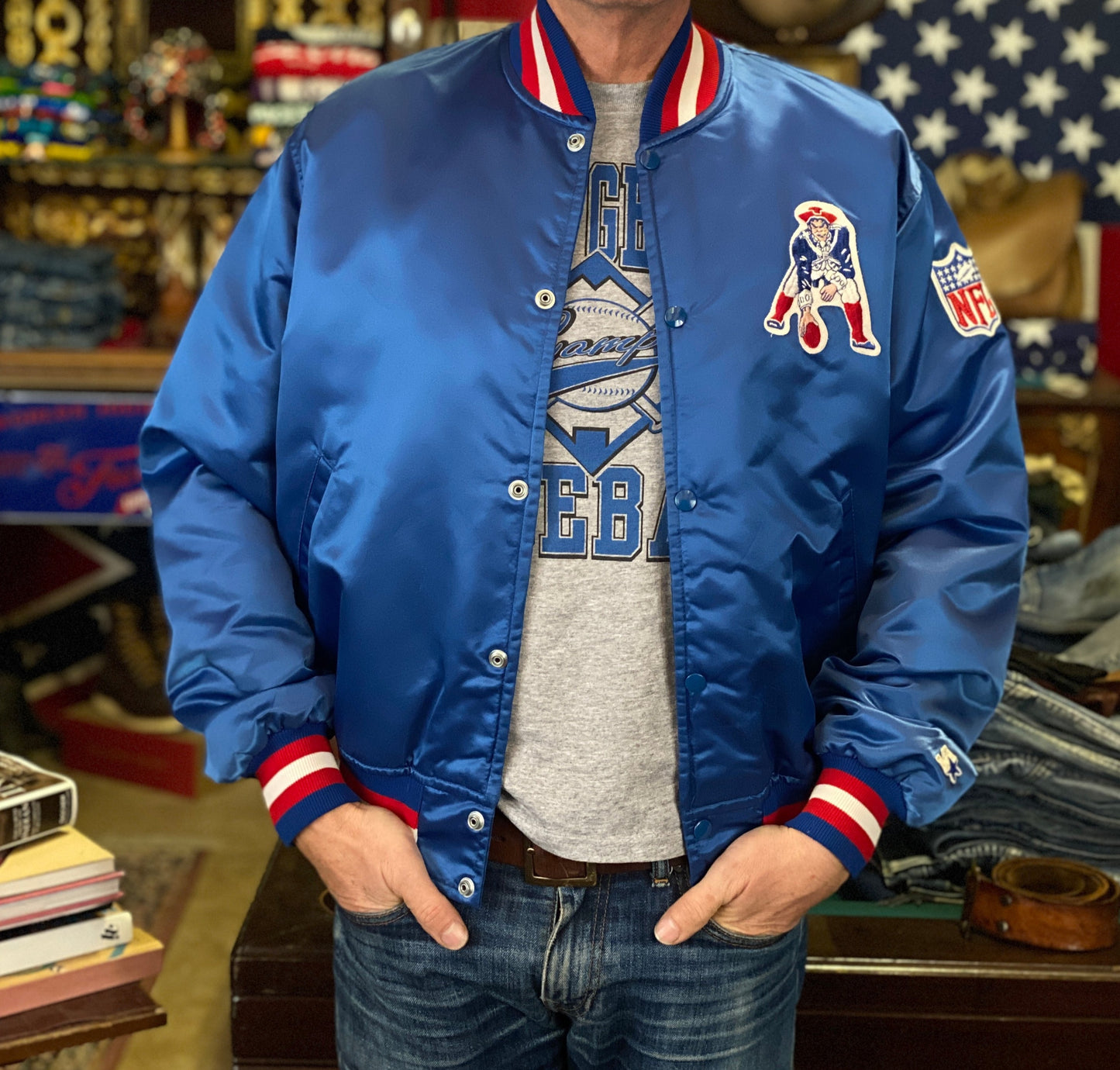 Size Large . Starter Vintage 80’s Patriots  jacket Made In USA