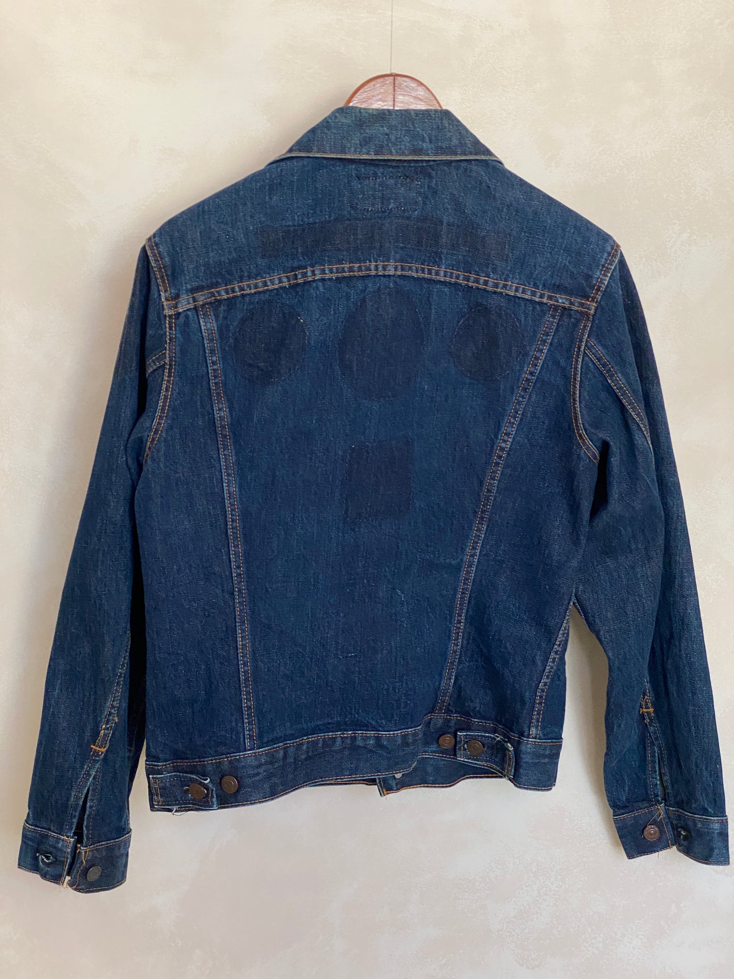 Size 42 US. Vintage 60s LEVIS Big E trucker Jacket Made in USA.