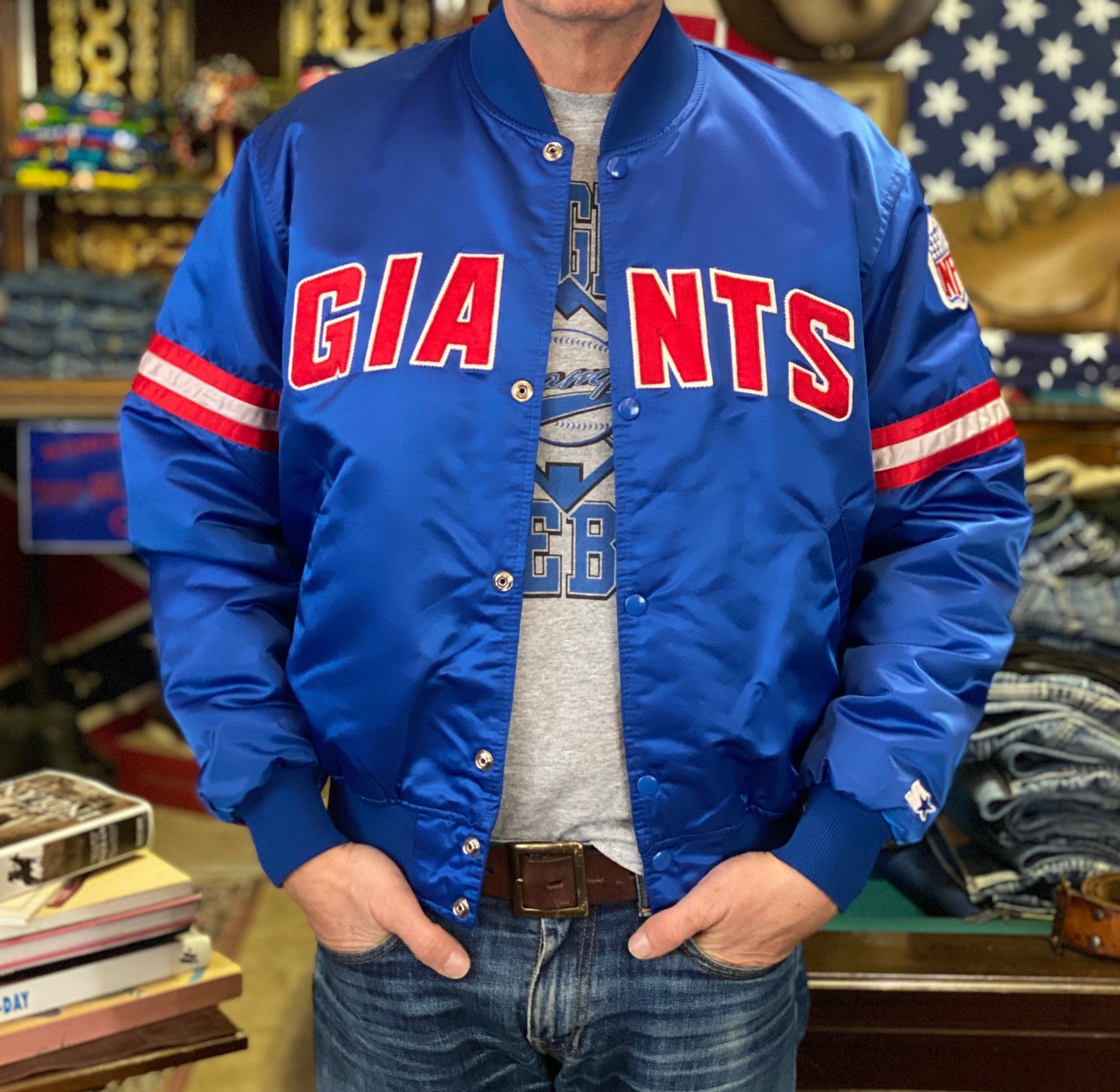 Size Large . 80s Vintage Giants starter  jacket Made In USA