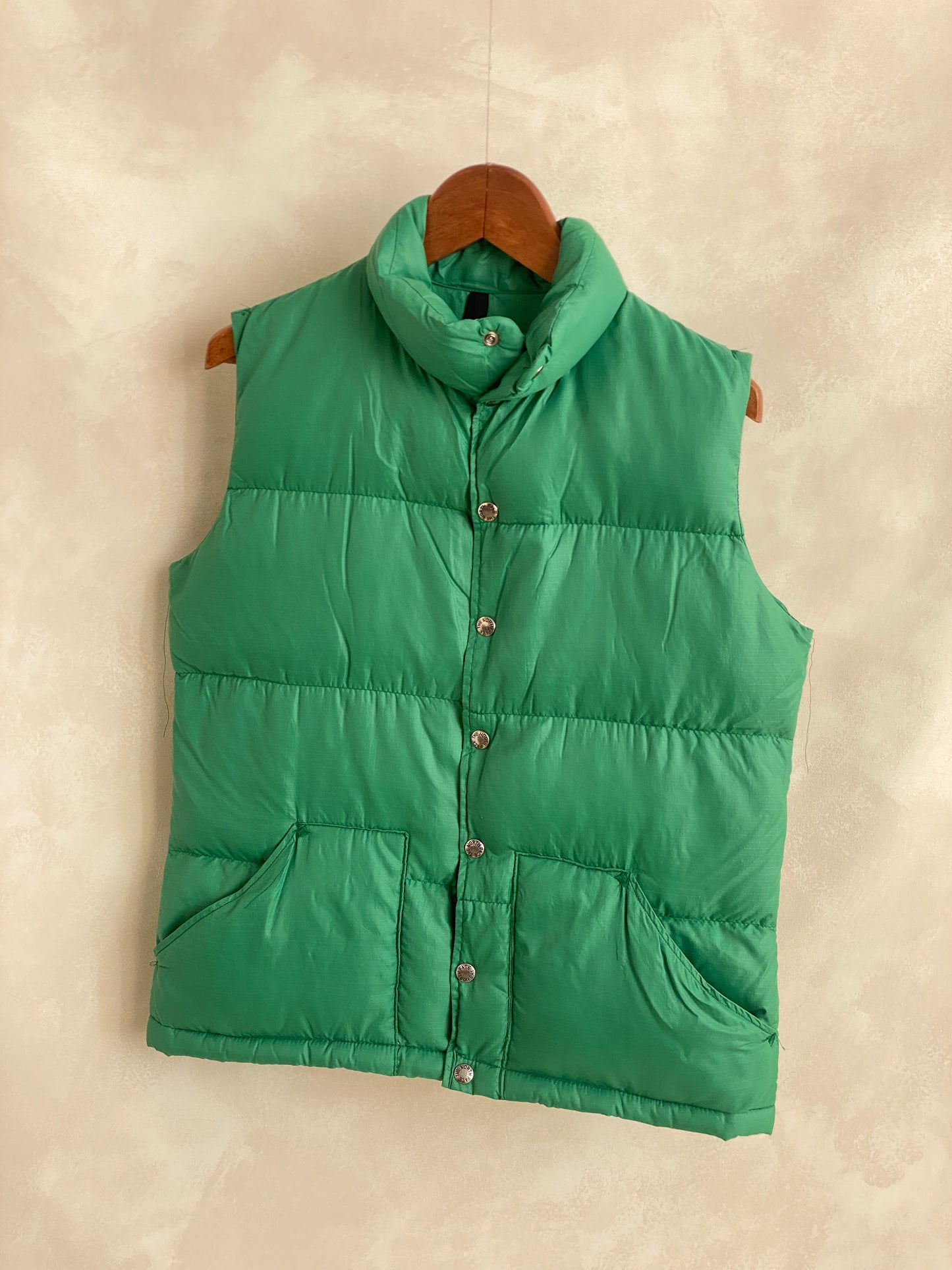 Size XS . Vintage 70s North face down vest