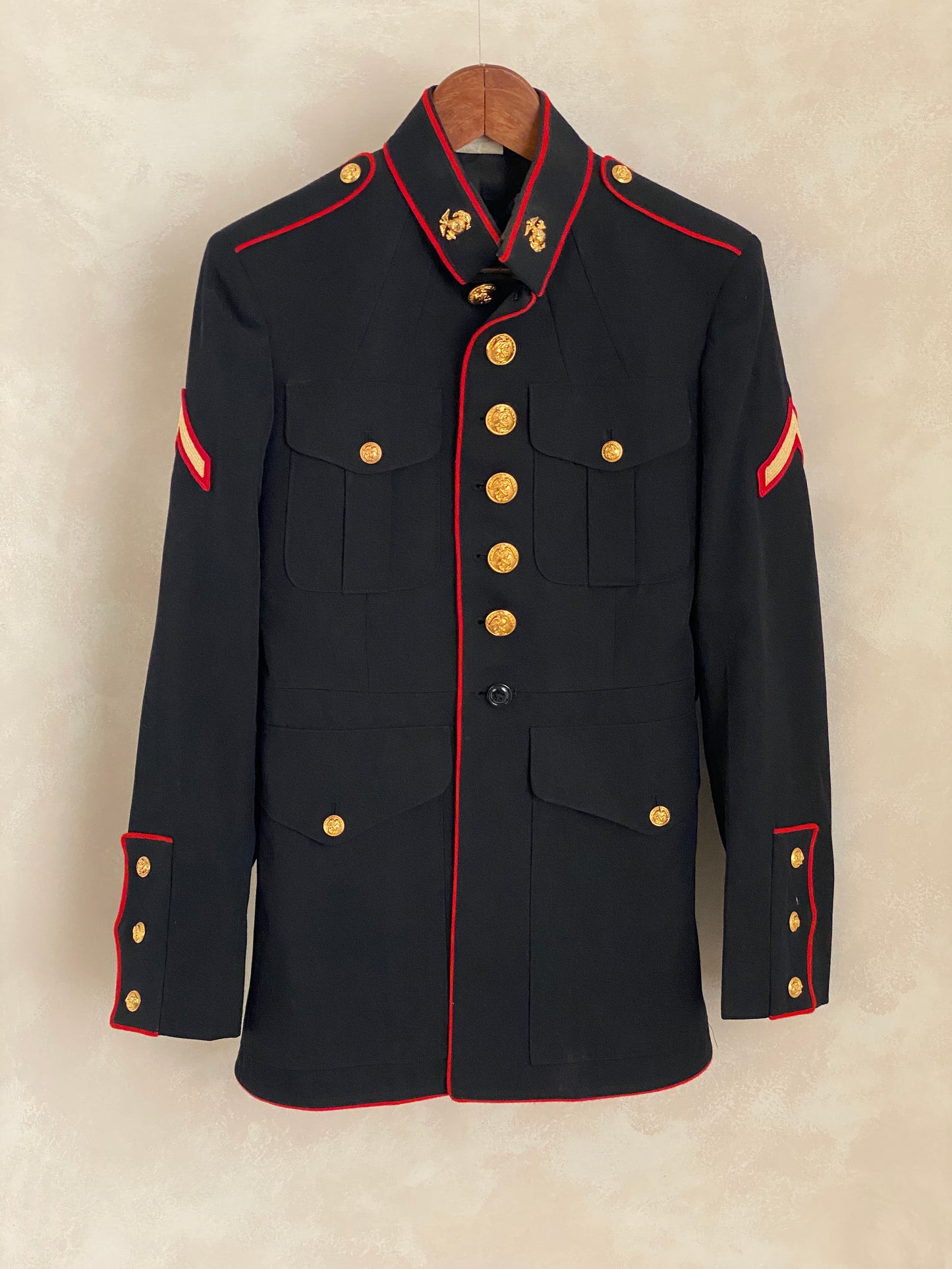 Size 39 Reg. Vintage Authentic US Marine Corps Dress Jacket Uniform.