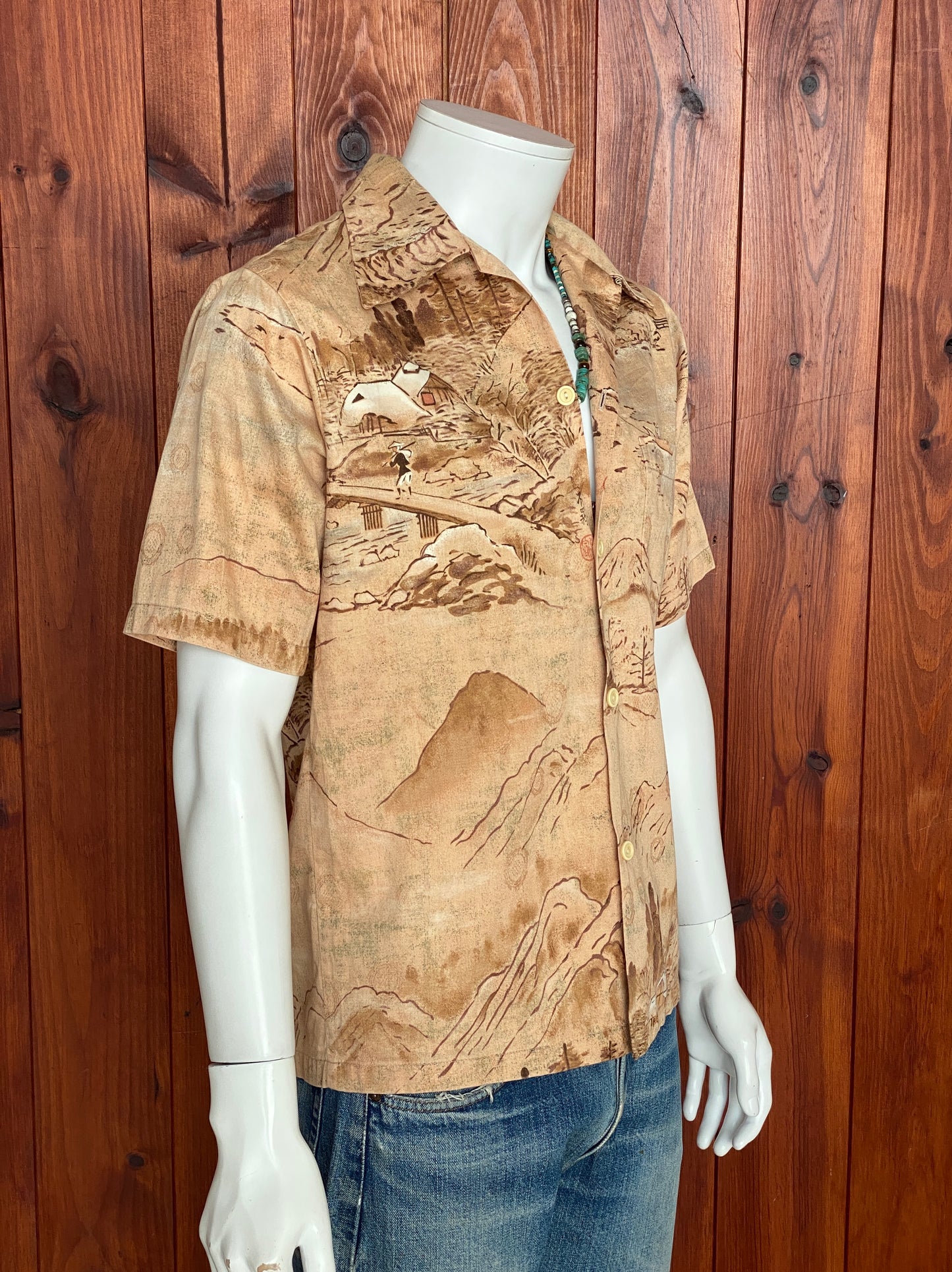 Small. Vintage 70s Hawaiian satin cotton shirt