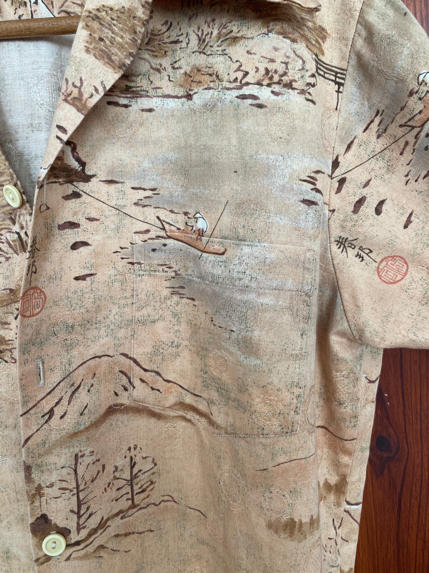 Small. Vintage 70s Hawaiian satin cotton shirt
