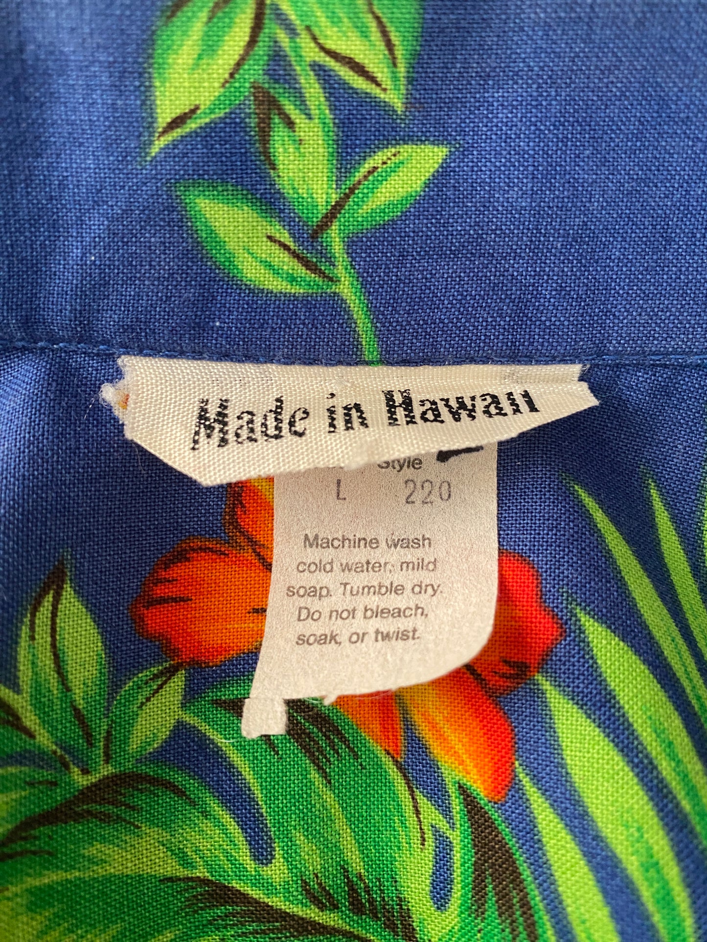 Large. Vintage 80s Hawaiian cotton shirt Made in Hawaii