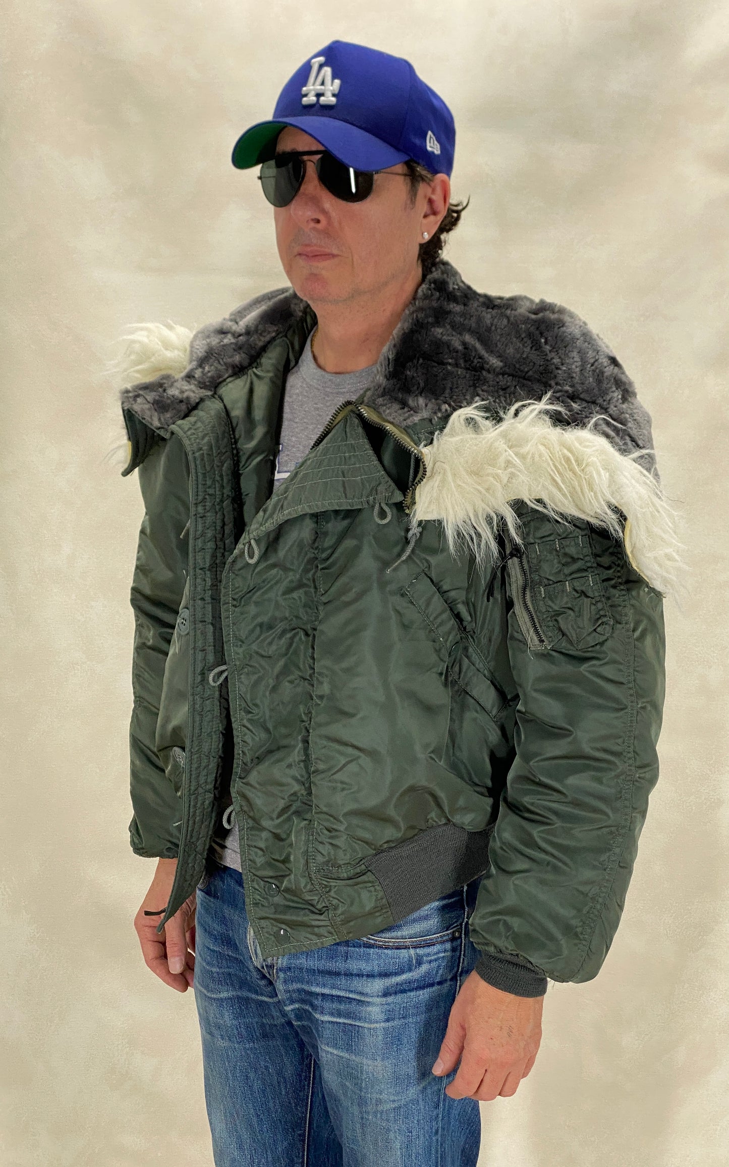 Size Large. Vintage Alpha Industries N-2B Parka – Military Issued MIL-J-6278F – Made in USA