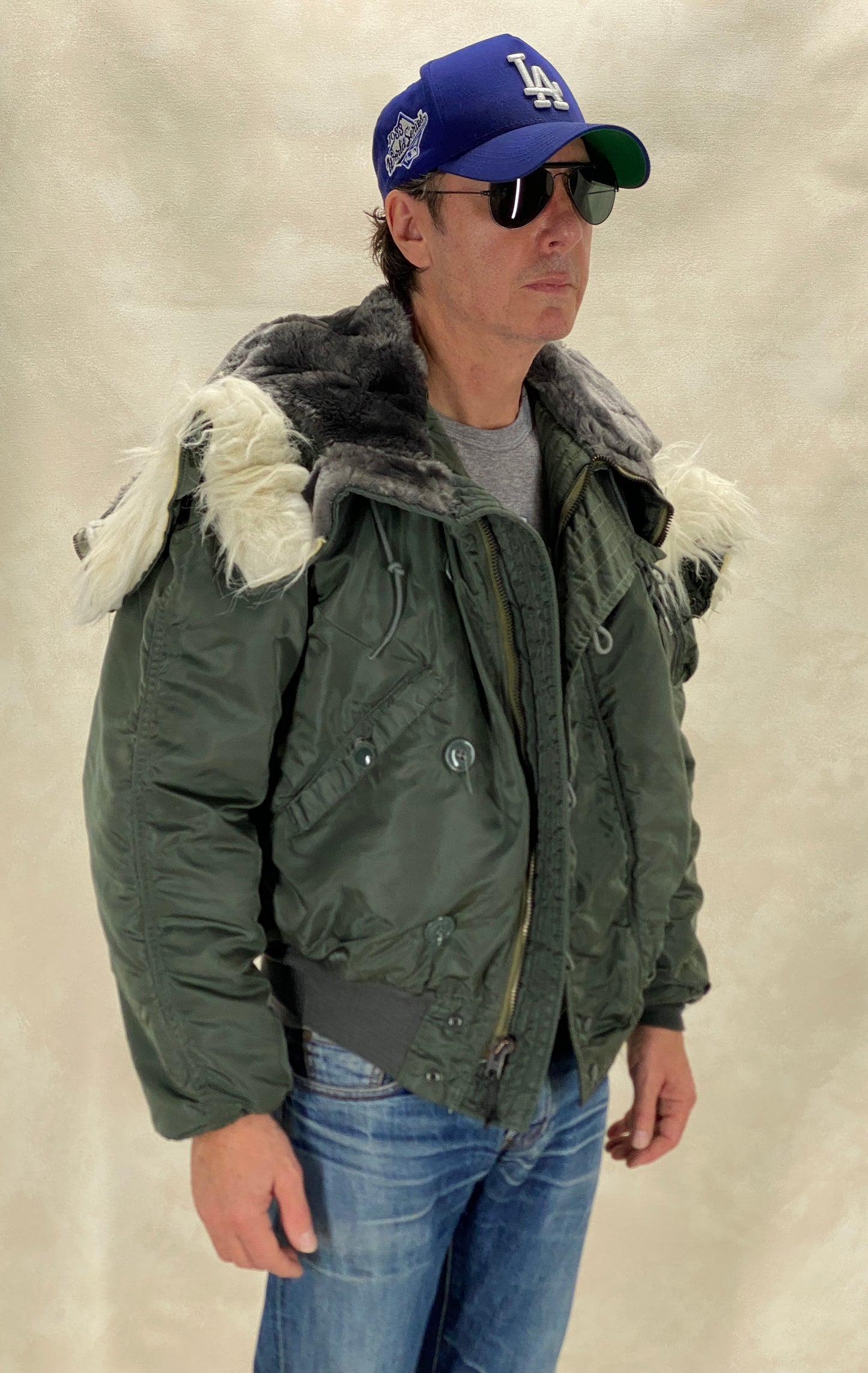Size Large. Vintage Alpha Industries N-2B Parka – Military Issued MIL-J-6278F – Made in USA
