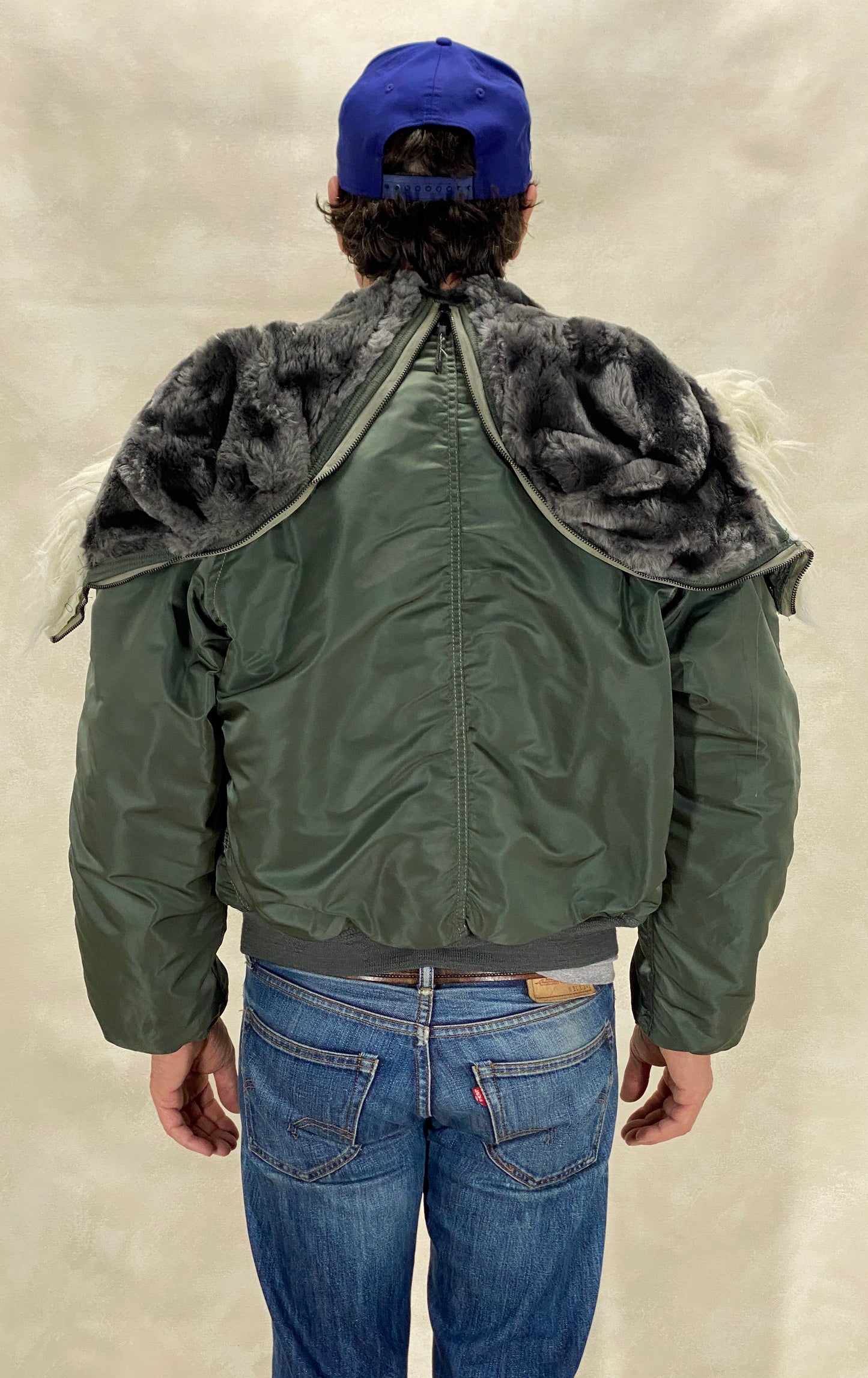 Size Large. Vintage Alpha Industries N-2B Parka – Military Issued MIL-J-6278F – Made in USA