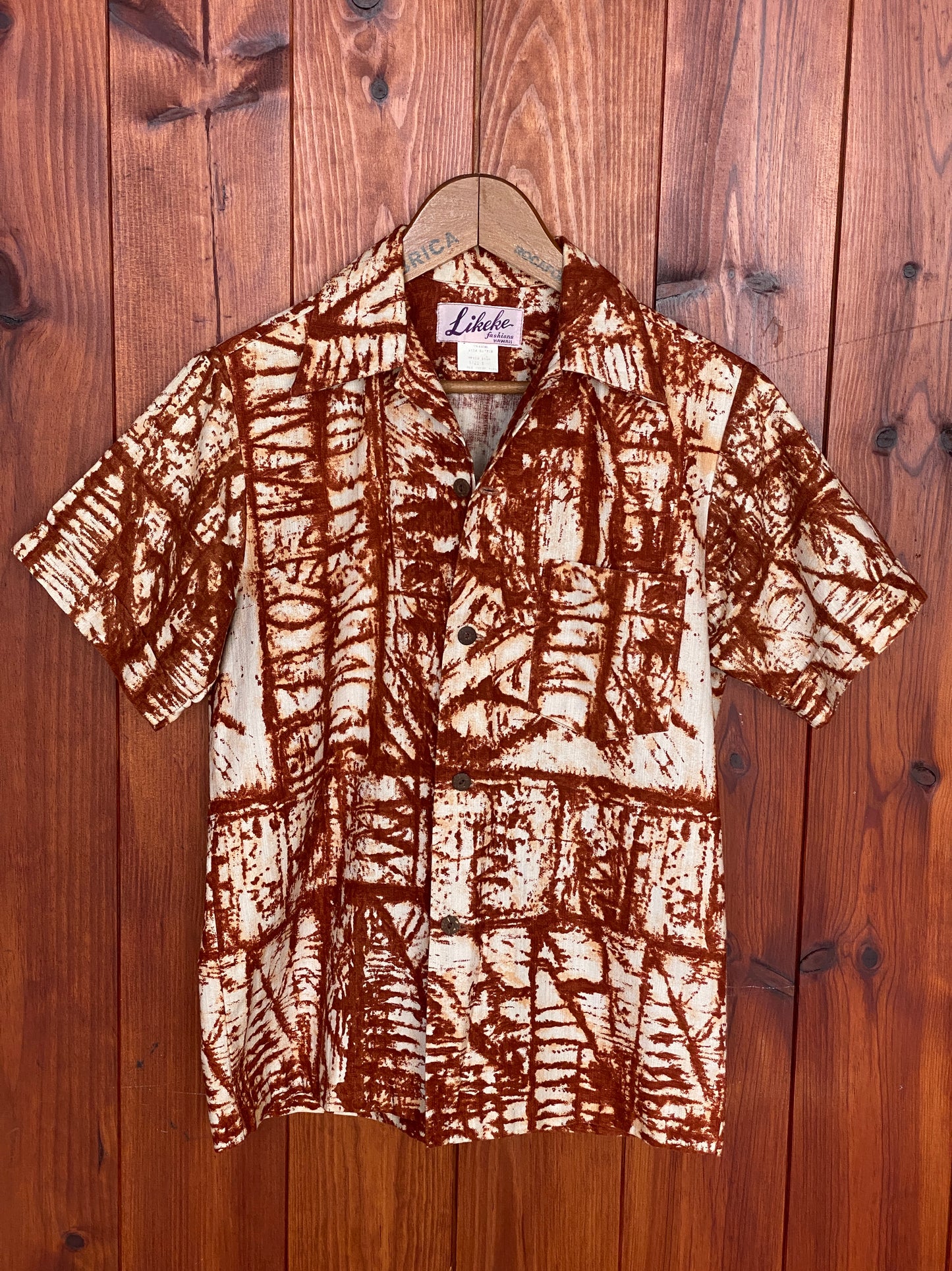 Small. Vintage 70s Hawaiian Barkcloth cotton shirt