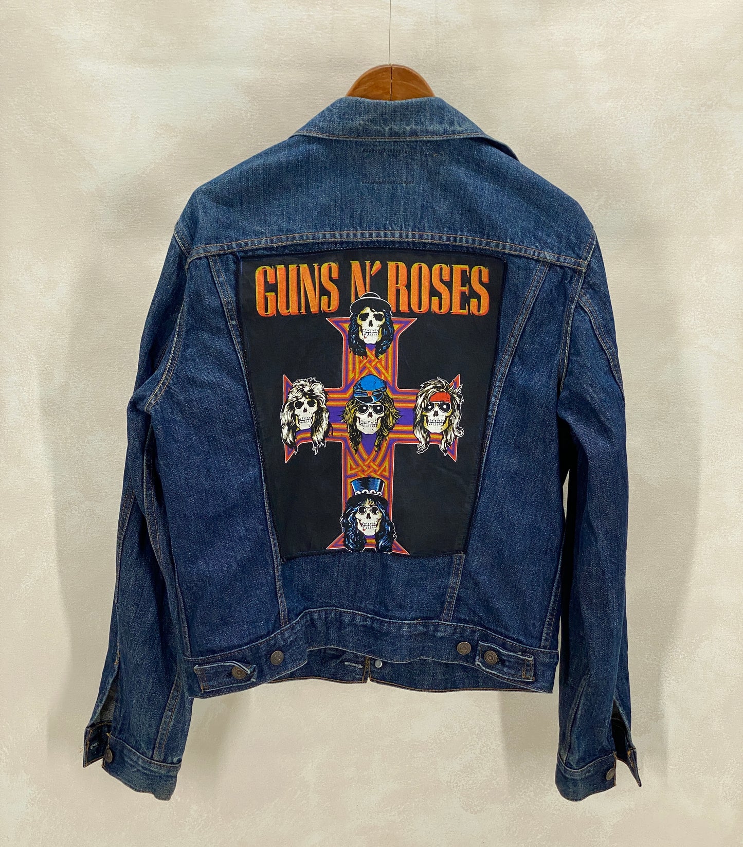 Size 44US / 54EU Guns N Roses Vintage 70s Levi’s Denim Jacket – 2 Pockets – Made in USA